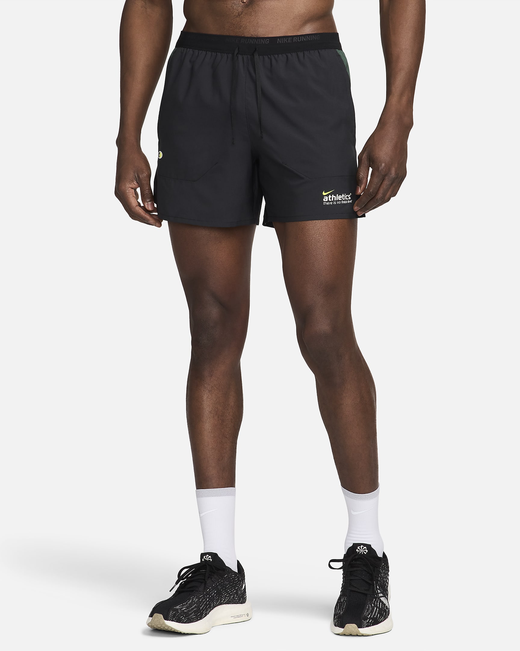 ナイキ ストライド メンズ Dri-FIT 13cm ランニングショートパンツ (インナー付き) - ブラック/ボルト/プログリーン