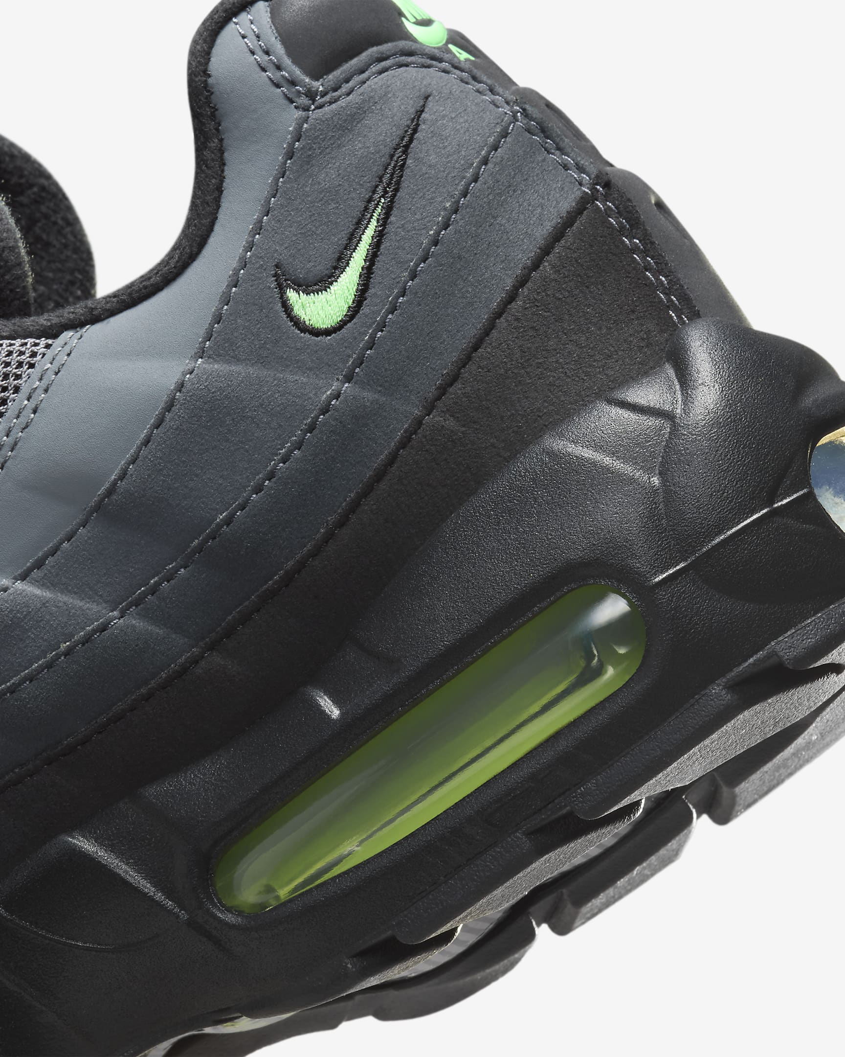 Nike Air Max 95 Shoes - Black/Anthracite/Iron Grey/Vapour Green