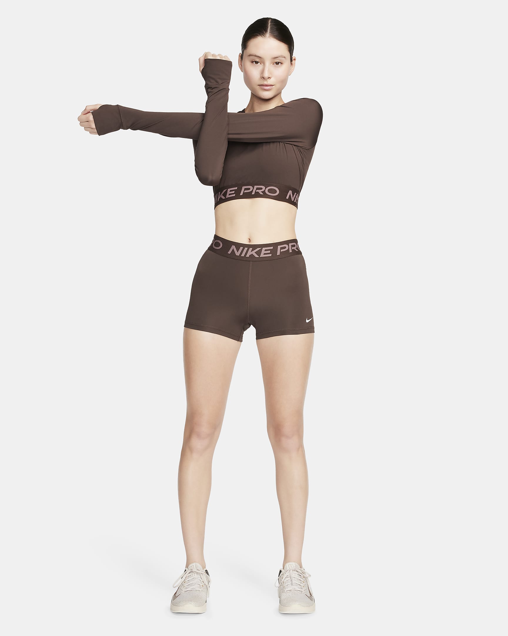 Haut court à manches longues Dri-FIT Nike Pro pour femme - Baroque Brown/Blanc