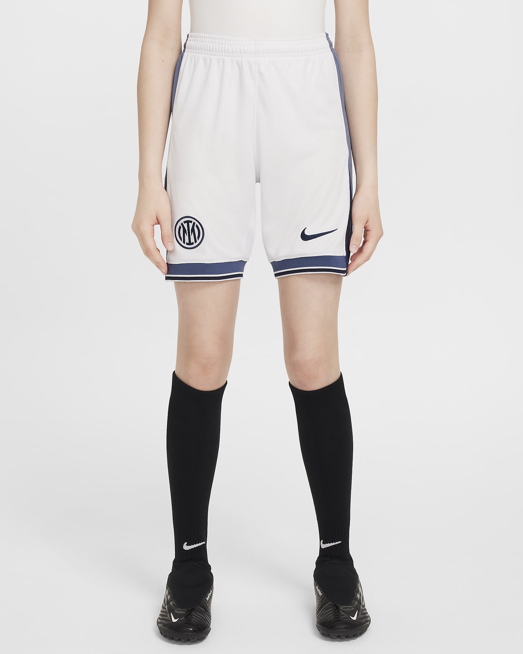 Inter Mailand 2024/25 Stadium Away Nike Replika-Fußballshorts mit Dri-FIT-Technologie (ältere Kinder) - Summit White/Iris Whisper/Midnight Navy