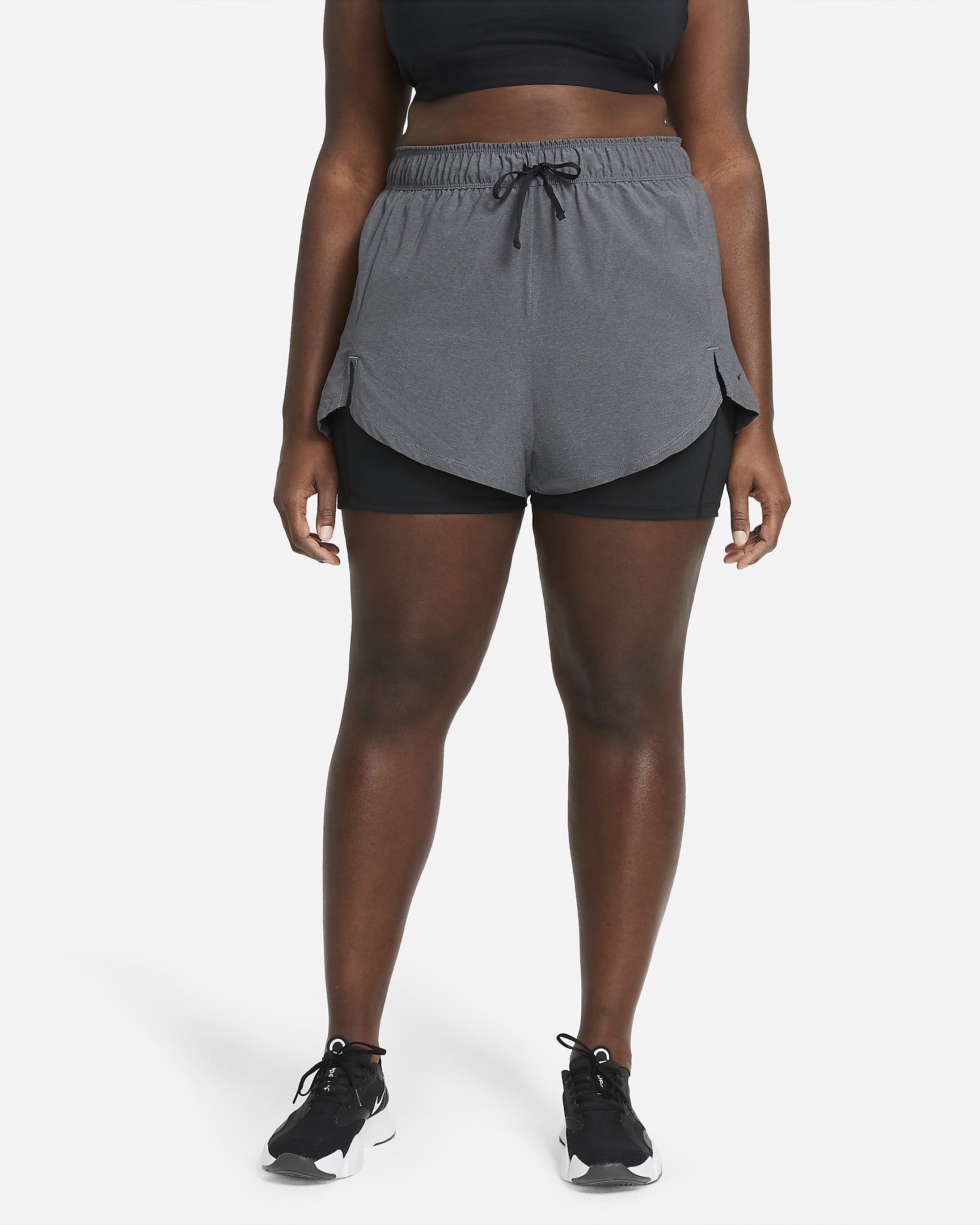Shorts de entrenamiento 2 en 1 para mujer Nike Flex Essential. Nike.com