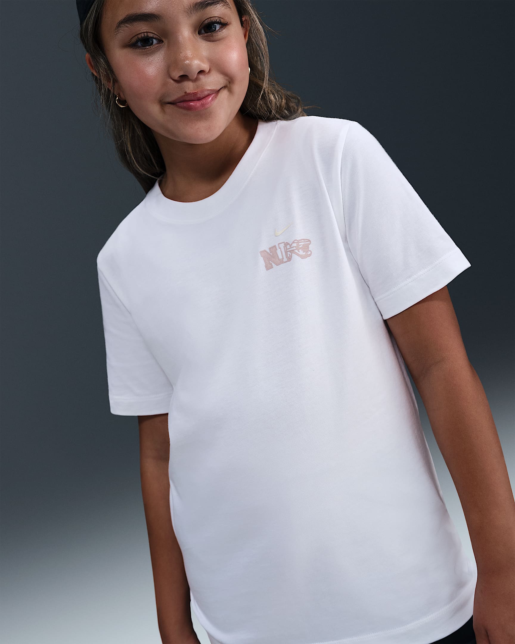 Playera para niños talla grande Nike Sportswear - Blanco