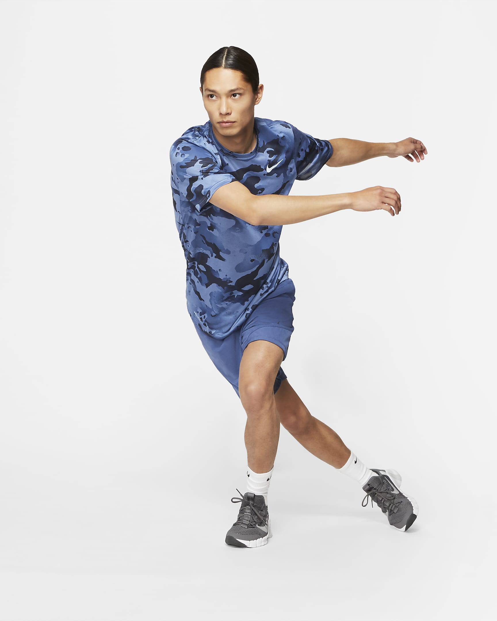 Nike Dri-FIT Men's Camo Training T-Shirt. Nike.com