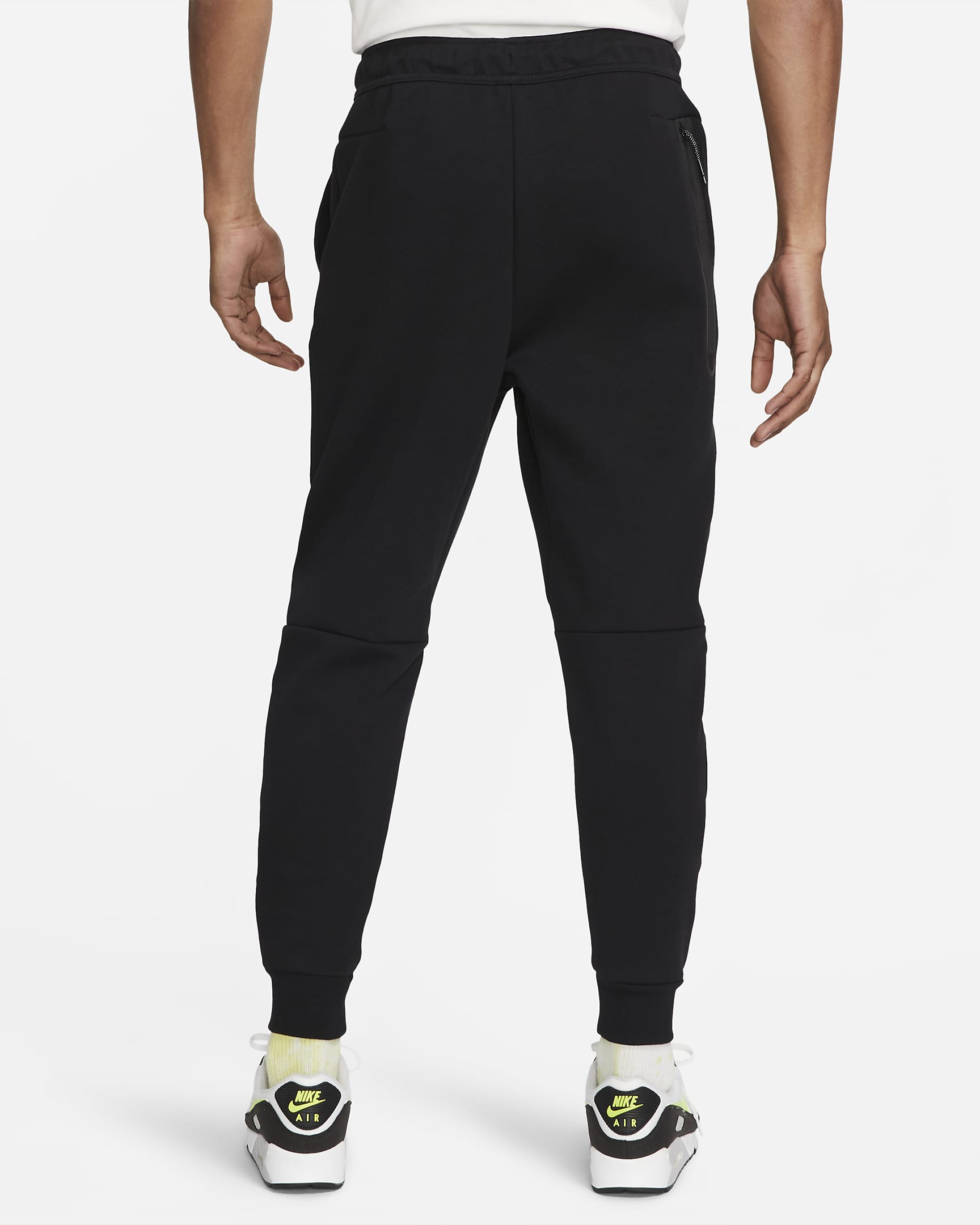 Pantalon de jogging Nike Sportswear Tech Fleece pour Homme. Nike BE