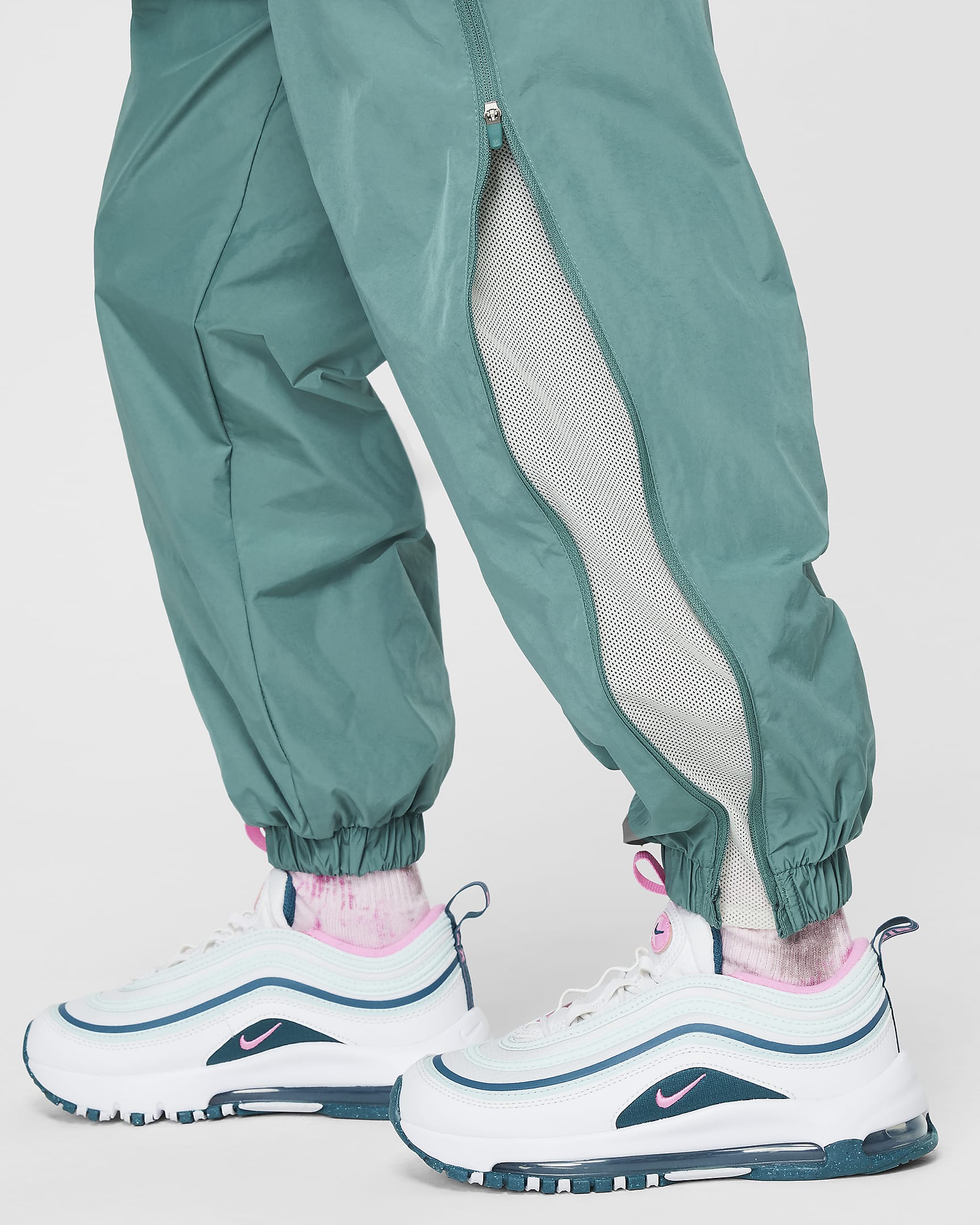 Nike Sportswear Older Kids' (Girls') Woven Trousers - Bicoastal/Light Bone