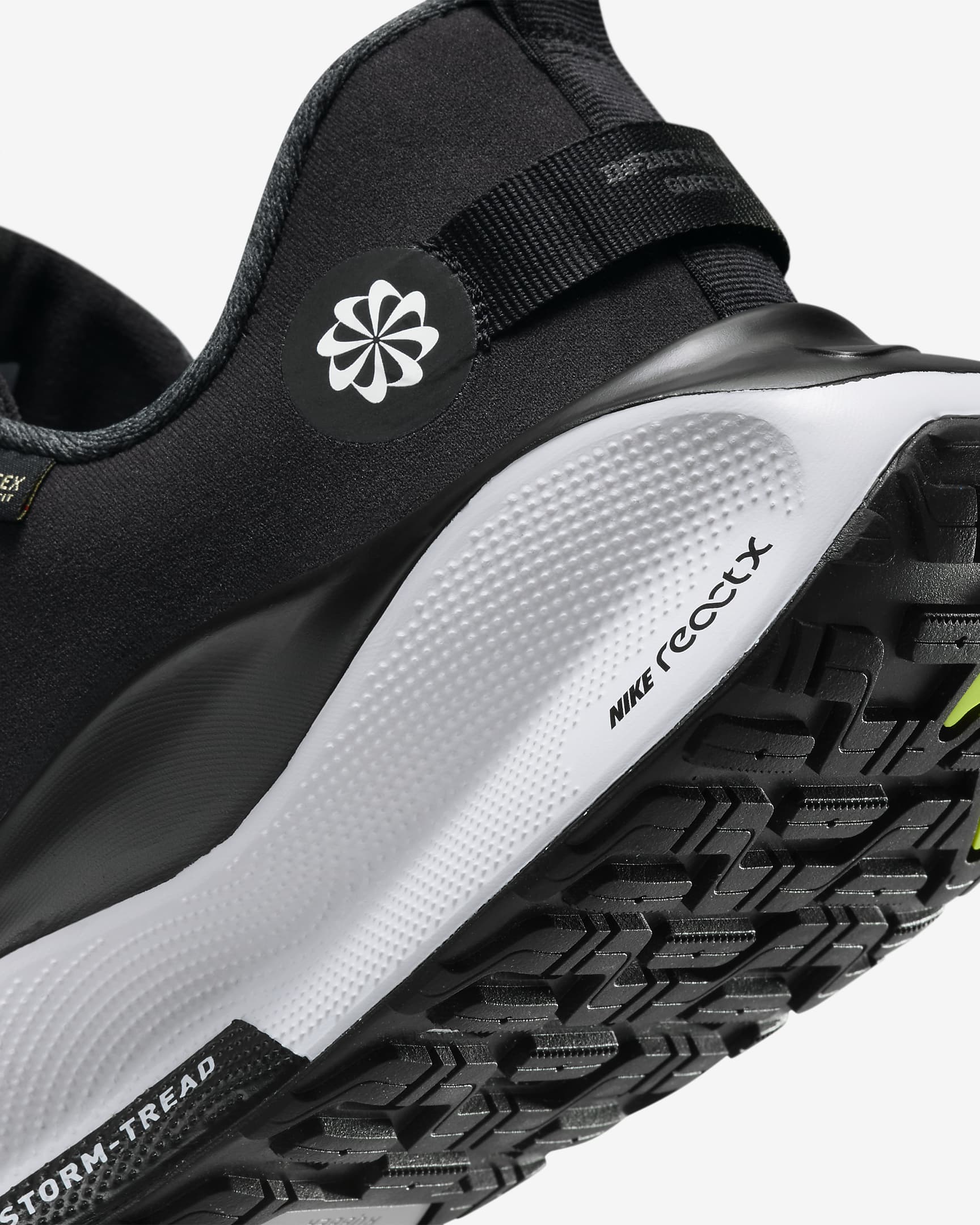 Sapatilhas de running para estrada à prova de água Nike InfinityRN 4 GORE-TEX para homem - Preto/Anthracite/Volt/Branco