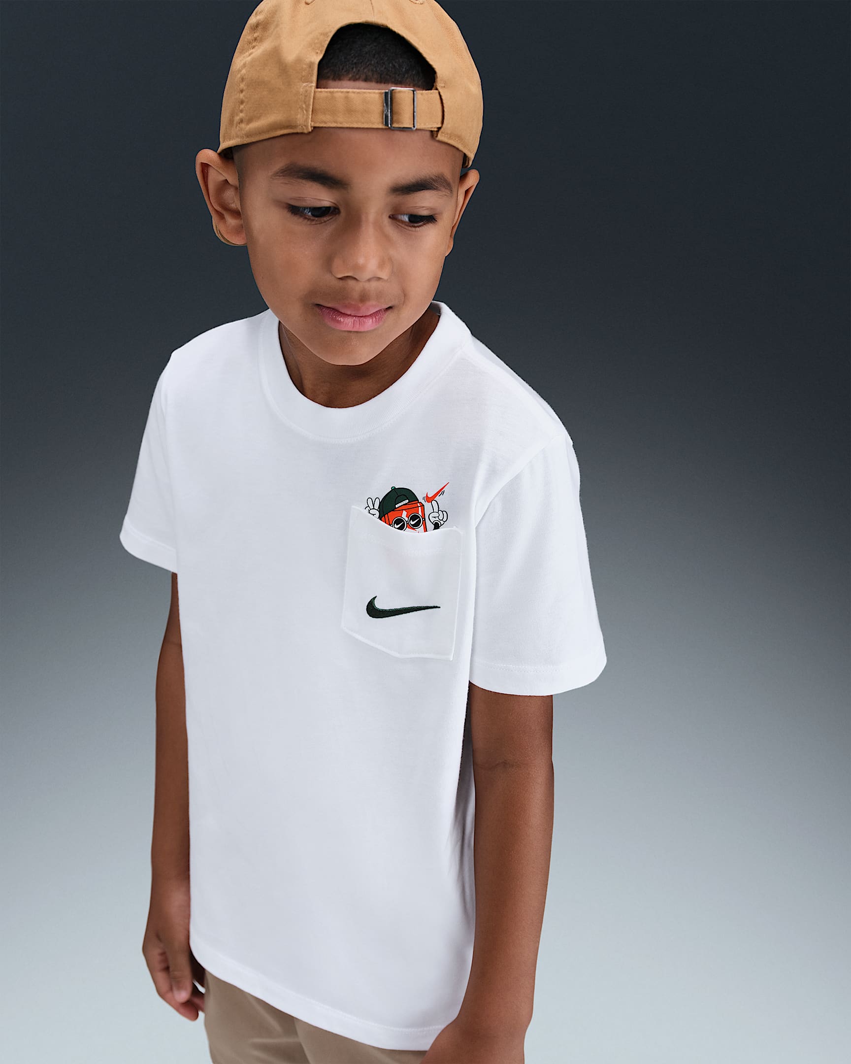 Nike Sportswear Older Kids' T-Shirt - White
