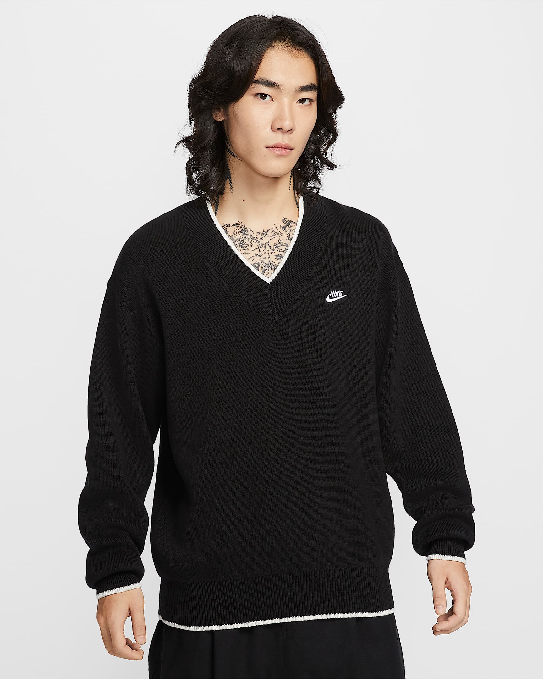 Nike Sportswear Club Men's V-Neck Jumper - Black/Sail/White