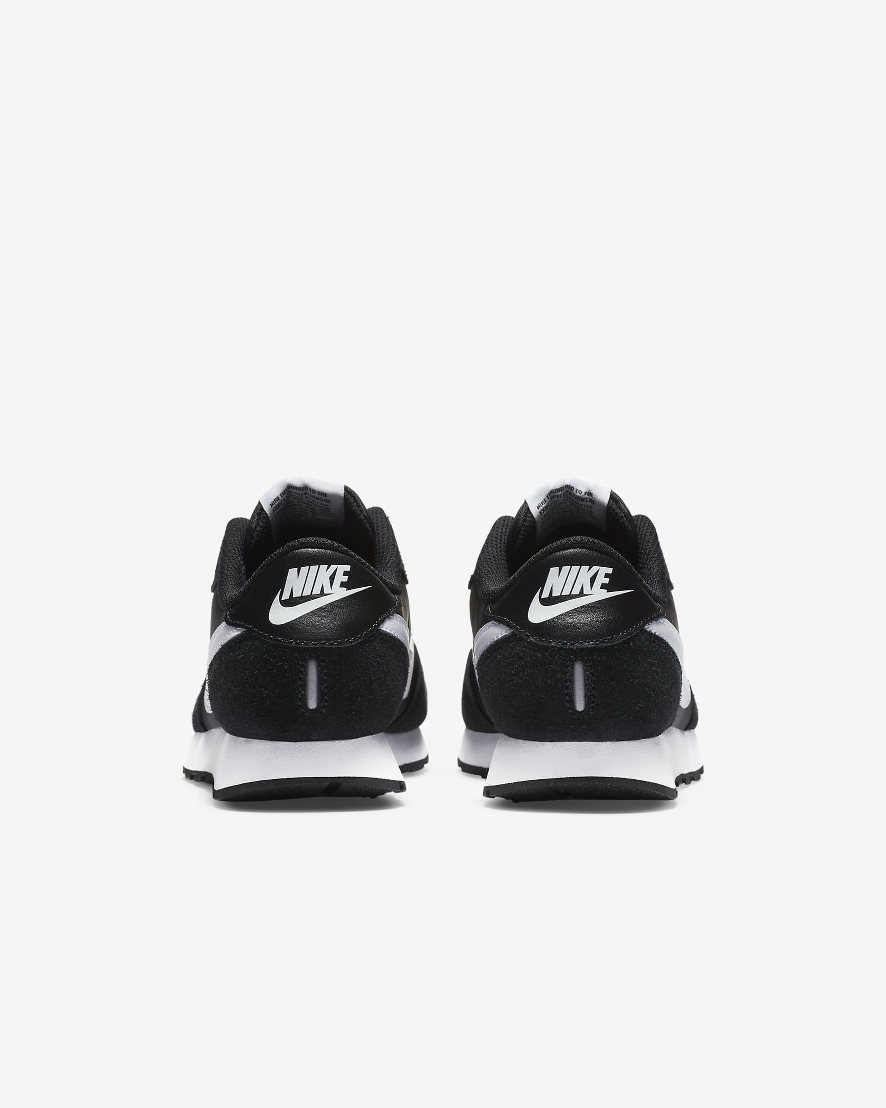 Nike MD Valiant Older Kids' Shoe - Black/White
