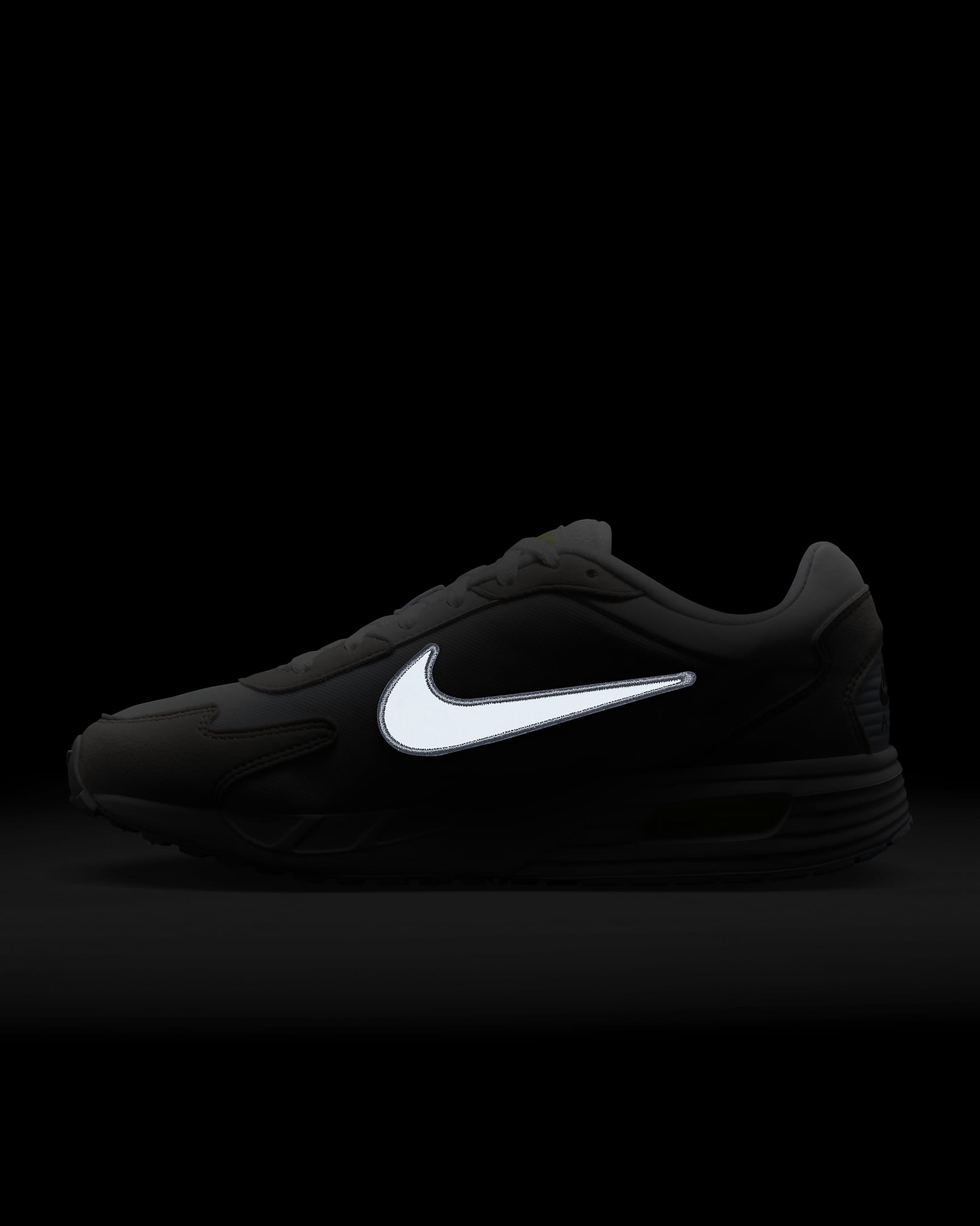 Nike Air Max Solo Men's Shoes. Nike IE