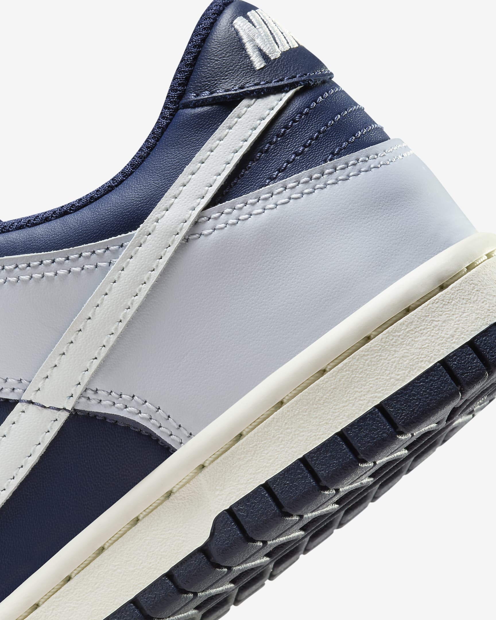 Nike Dunk Low Older Kids' Shoes - Football Grey/Midnight Navy/Summit White