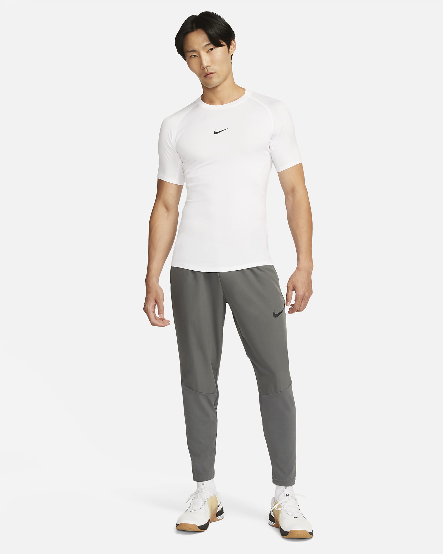 Nike Pro Dri-FIT tettsittende, kortermet treningsoverdel til herre - Hvit/Svart