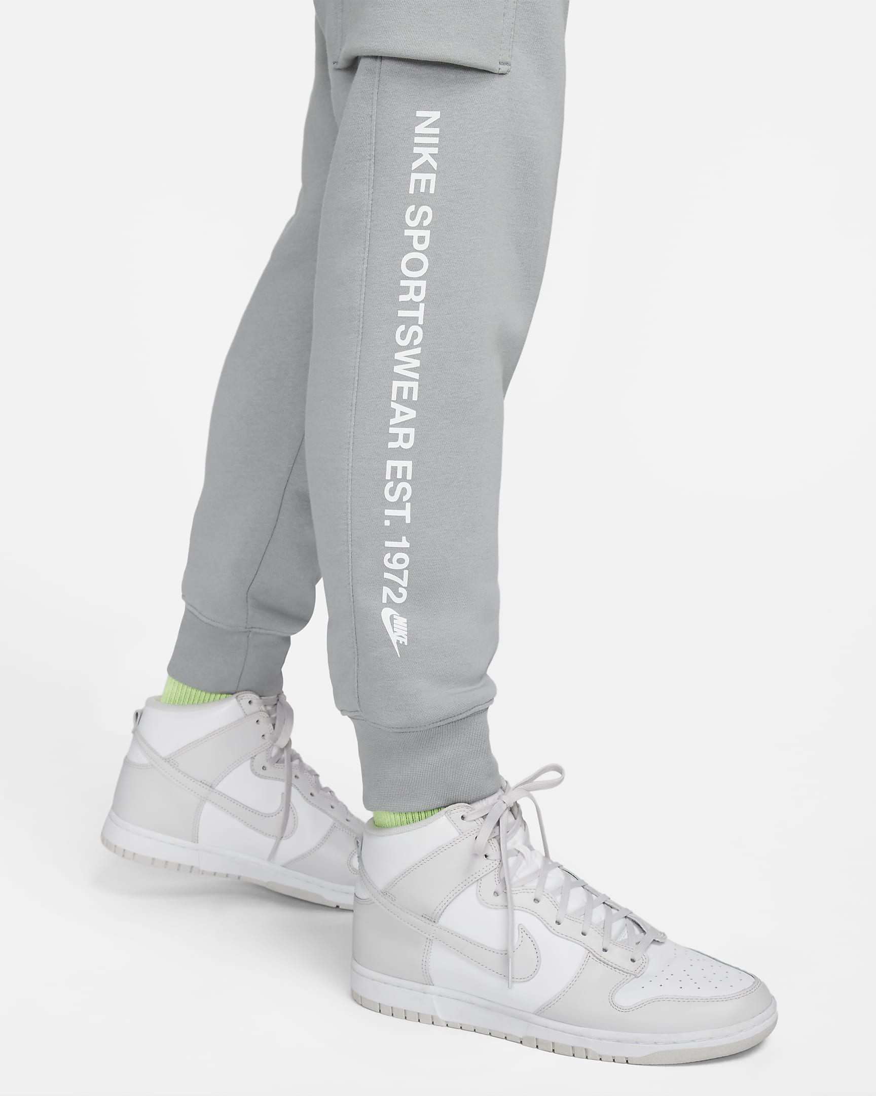 Nike Sportswear Standard Issue Men's Cargo Trousers. Nike UK