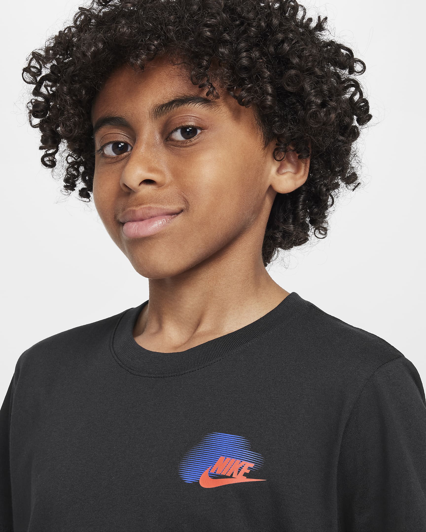 Nike Sportswear Standard Issue Older Kids' (Boys') Graphic T-Shirt - Black