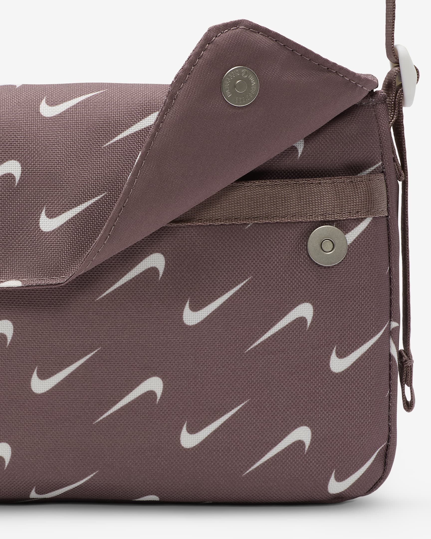 Nike Sportswear Futura 365 Women's Crossbody Bag (3L). Nike.com