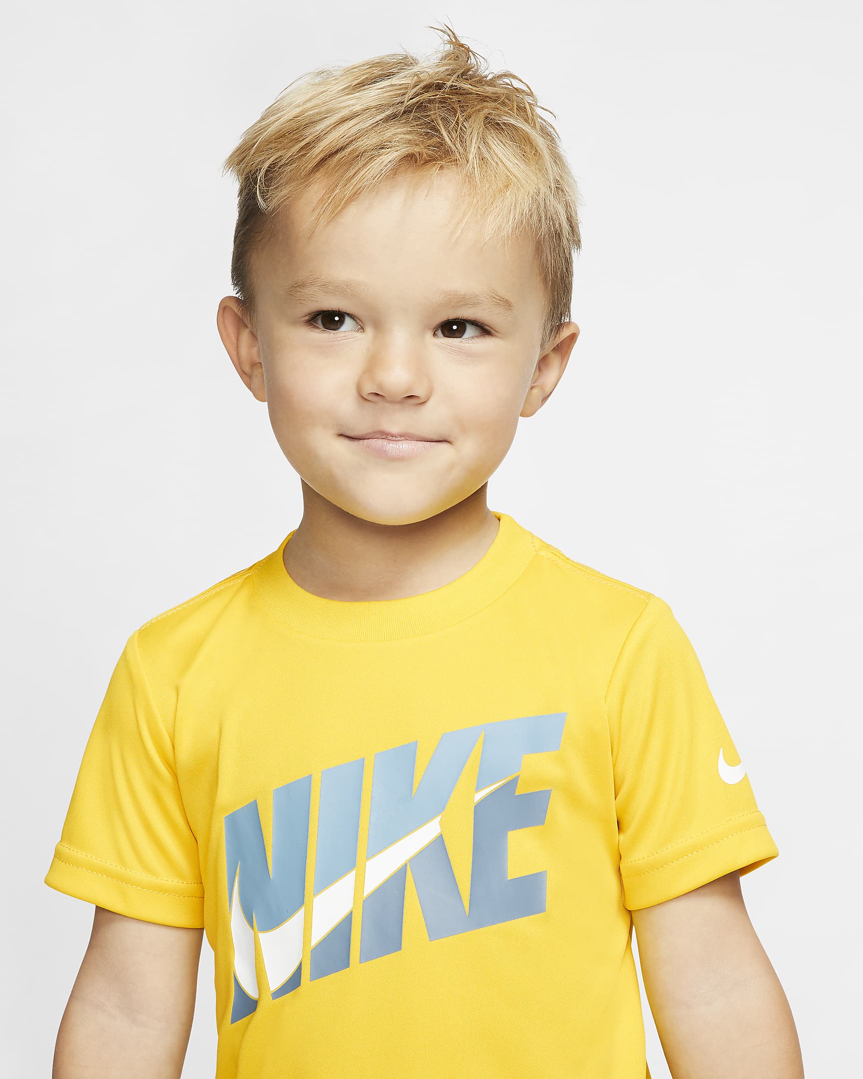 Conjunto de playera y shorts para bebé Nike Dri-FIT. Nike.com
