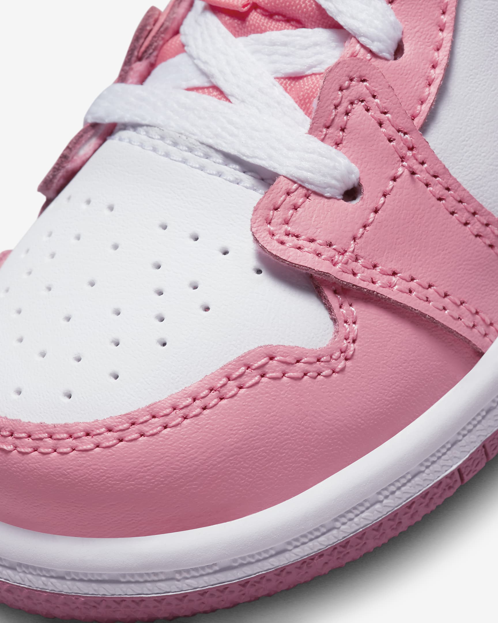 Chaussure Jordan 1 Mid pour Bébé et Petit enfant. Nike BE