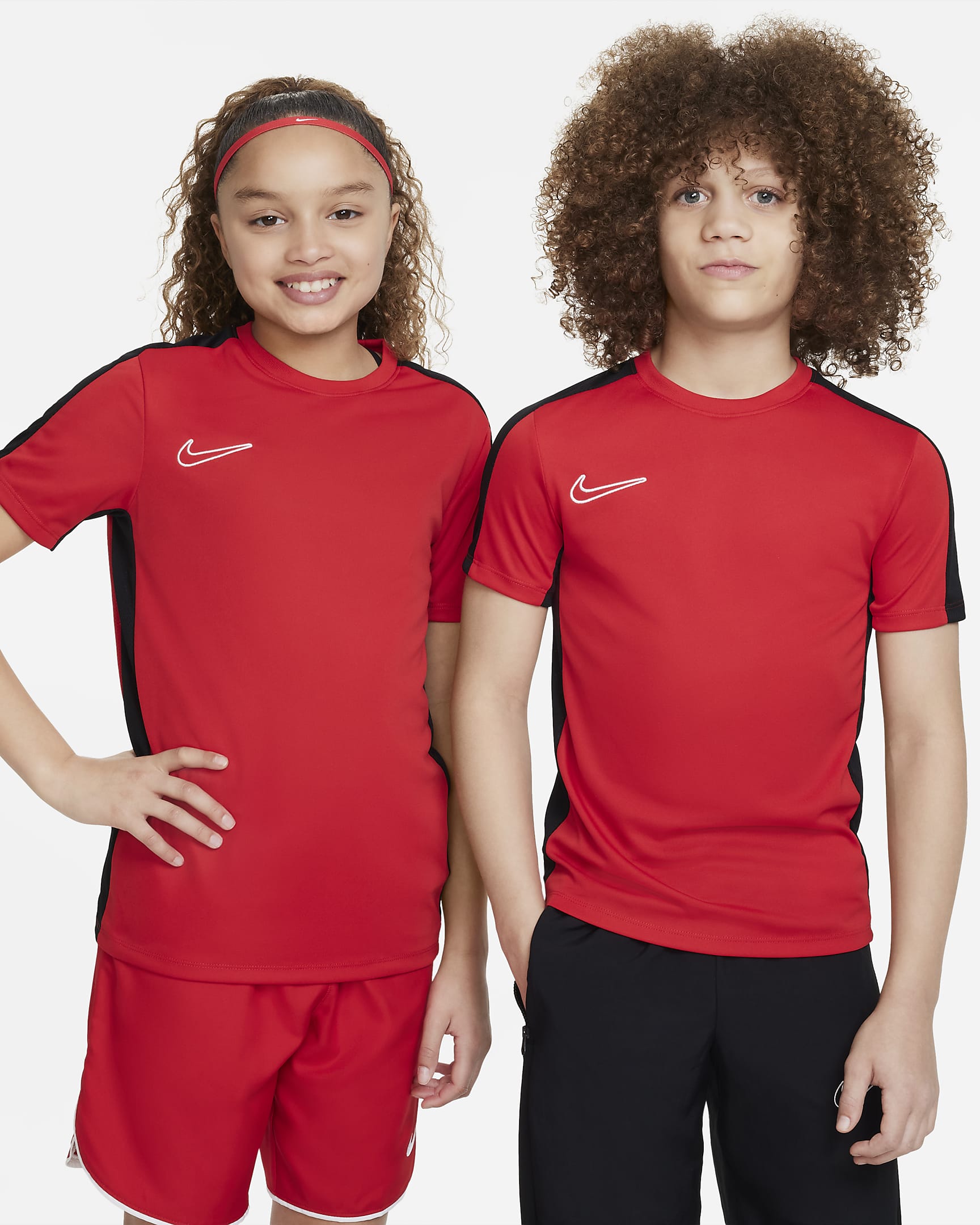 Nike Dri-FIT Academy23 Kinder-Fußballoberteil - University Red/Schwarz/Weiß