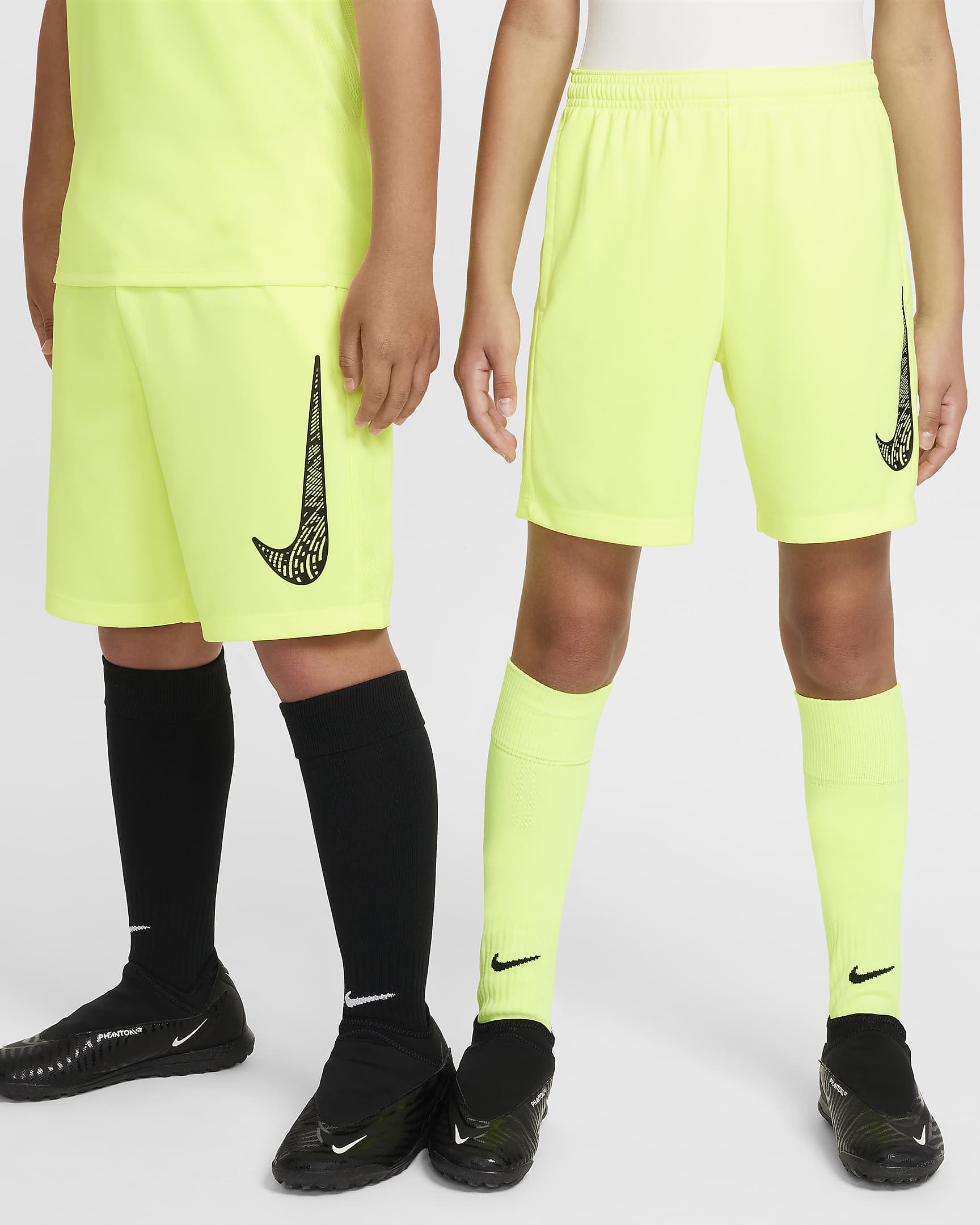 Nike Trophy23 Older Kids' Dri-FIT Shorts - Volt