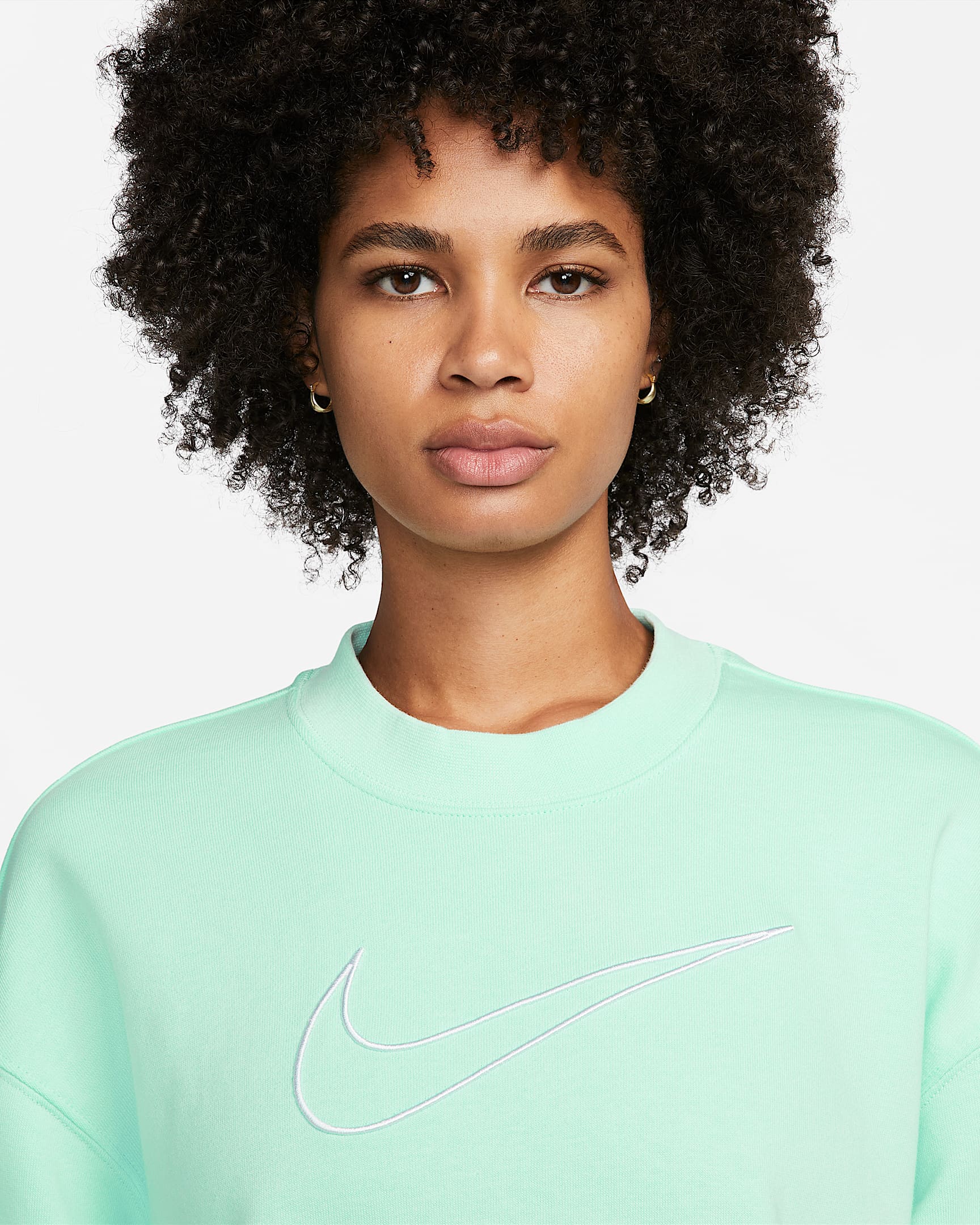 womens nike dri fit sweatshirt