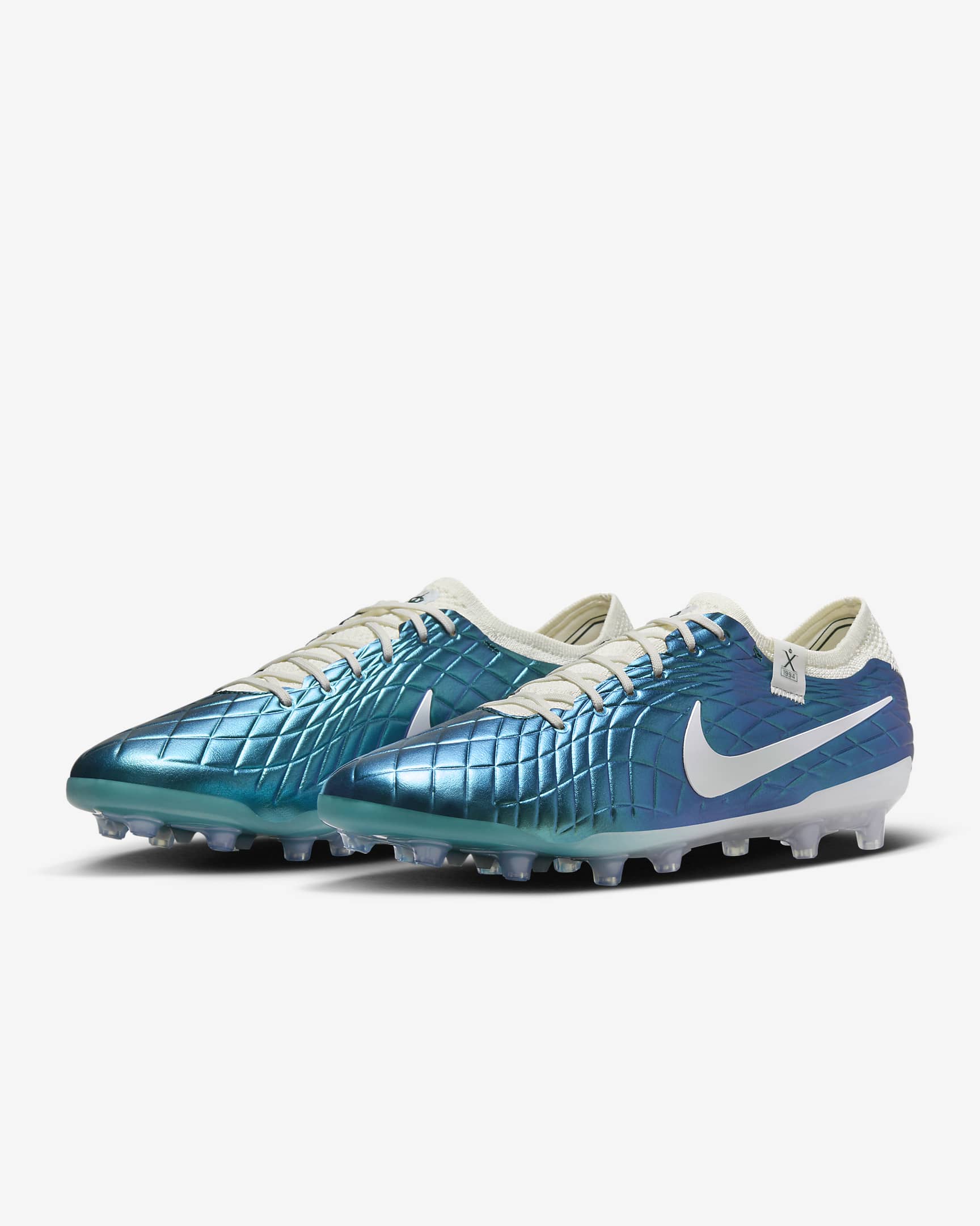 Nike Tiempo Emerald Legend 10 Elite AG-Pro alacsony szárú, stoplis futballcipő - Dark Atomic Teal/Sail