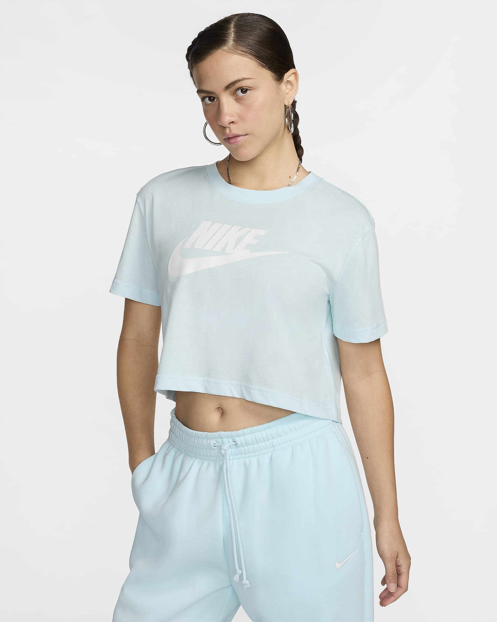 Nike Sportswear Essential Women's Cropped Logo T-Shirt. Nike.com