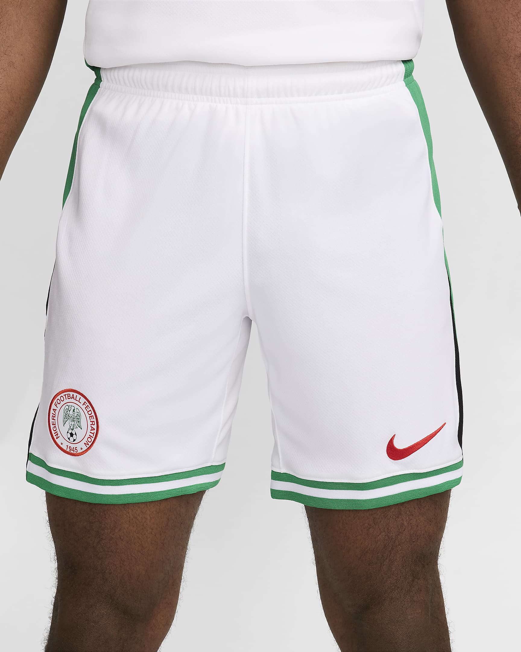 Nigéria 2024 Stadium hazai Nike Dri-FIT férfi replika futballrövidnadrág - Fehér/Lucky Green/Challenge Red