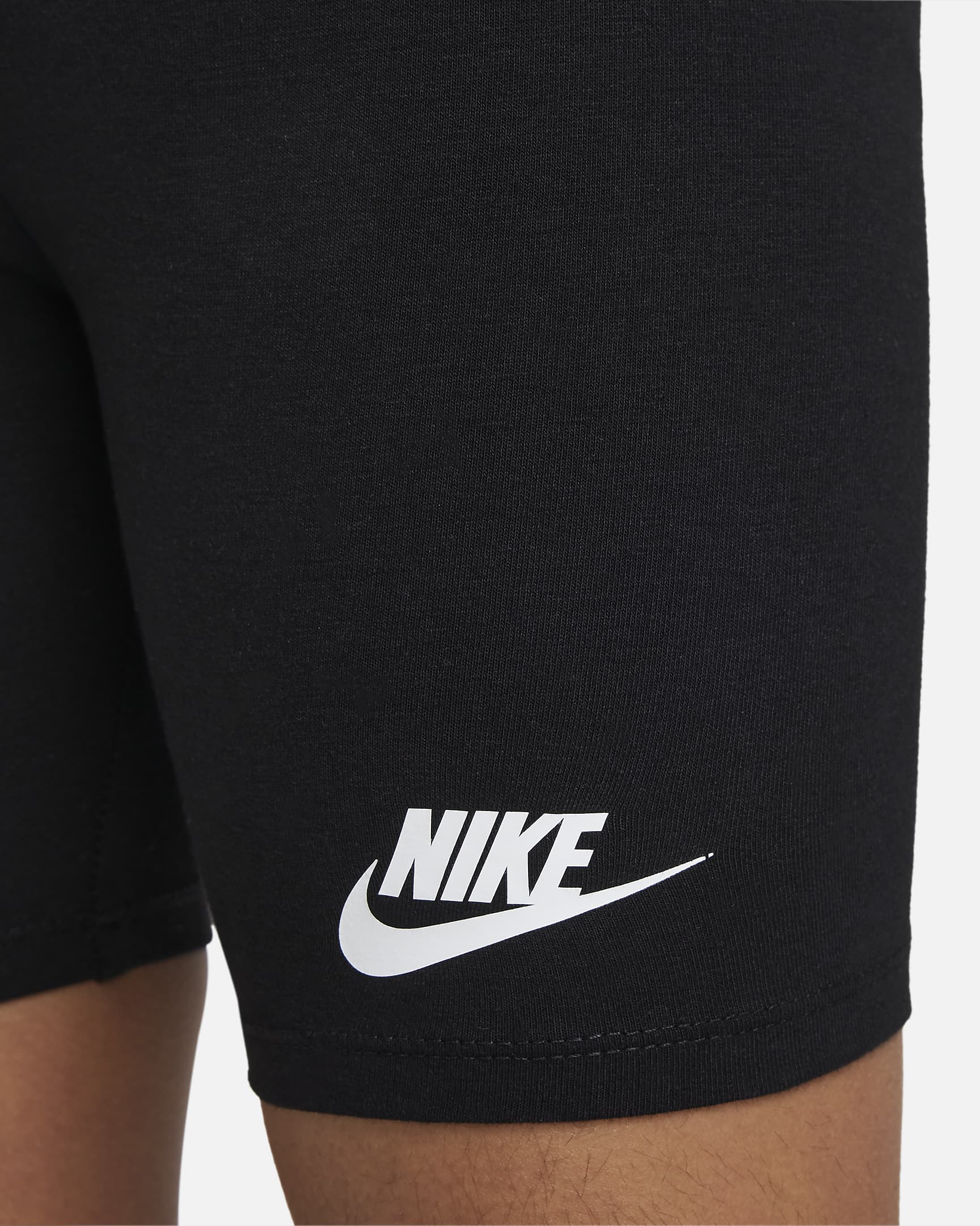 Conjunto de playera cuadrada y shorts de ciclismo Nike para niños de ...