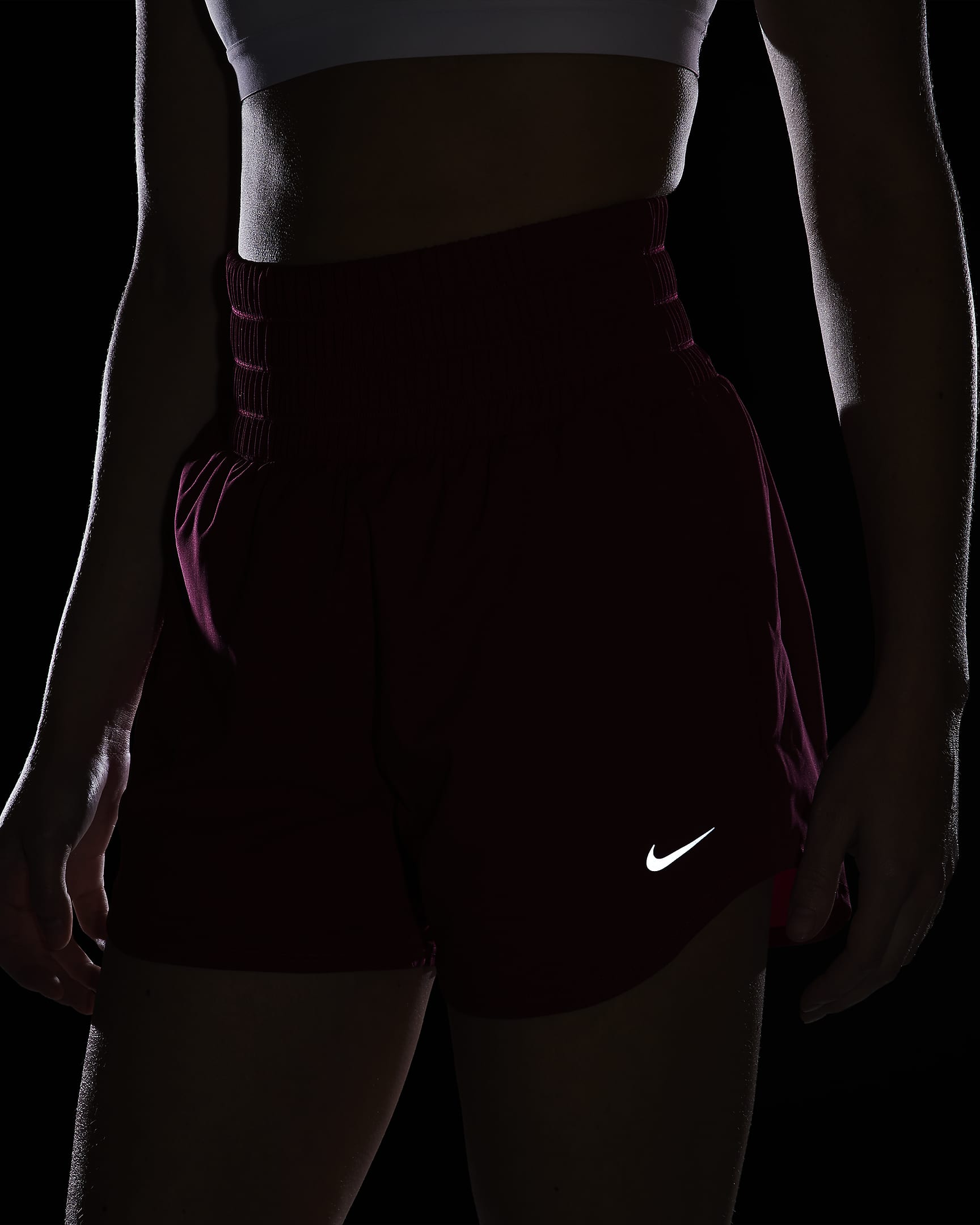 Shorts con forro de ropa interior Dri-FIT de tiro ultraalto de 8 cm para mujer Nike One - Rojo noble