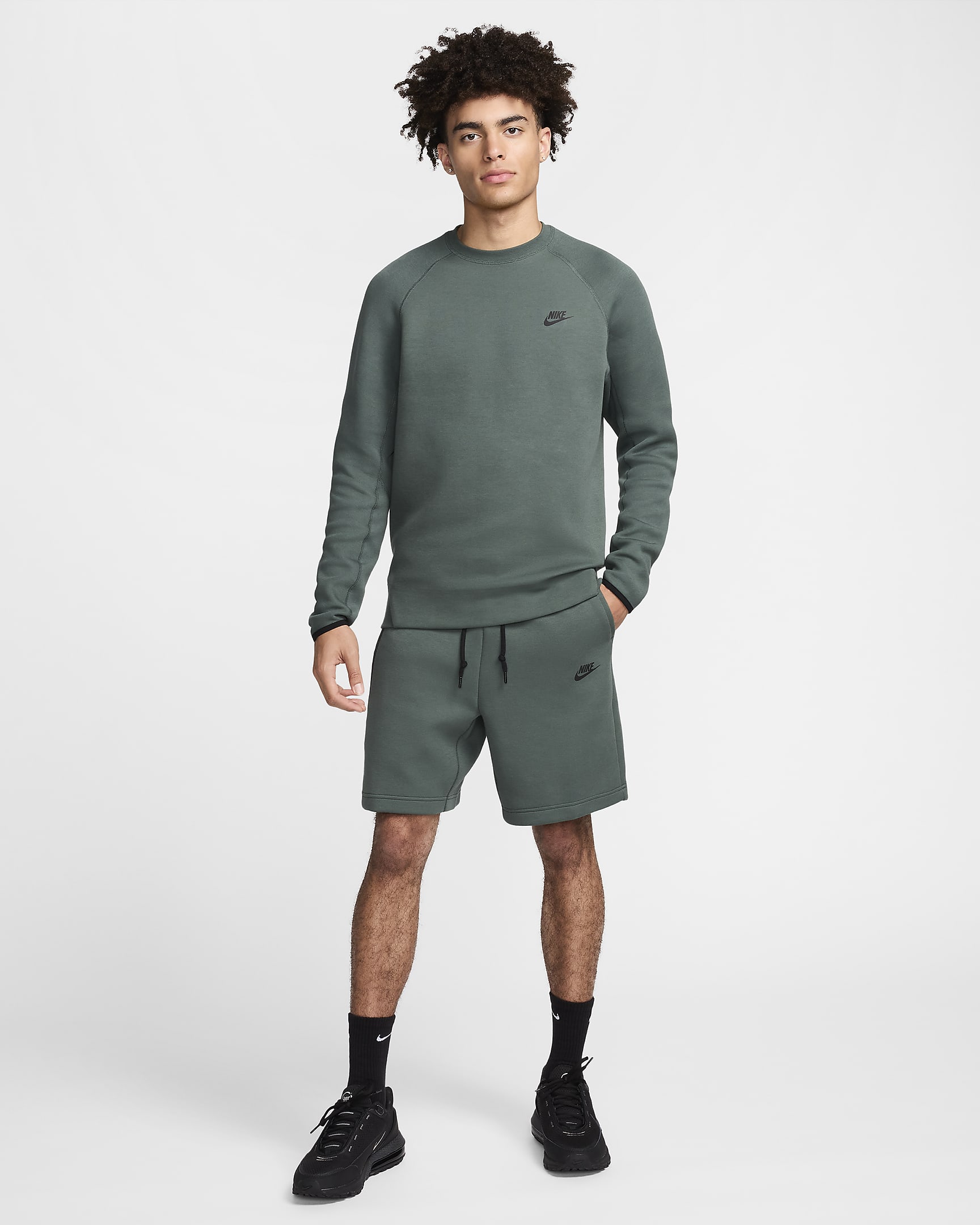 Calções Nike Sportswear Tech Fleece para homem - Verde Vintage/Preto