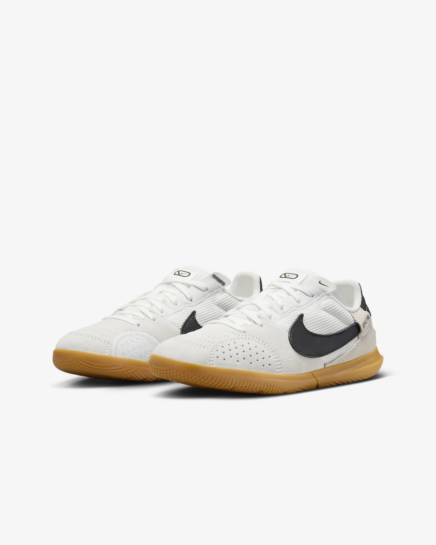 Nike Jr. Streetgato-fodboldstøvler (low-top) til små/større børn - Summit White/Night Forest