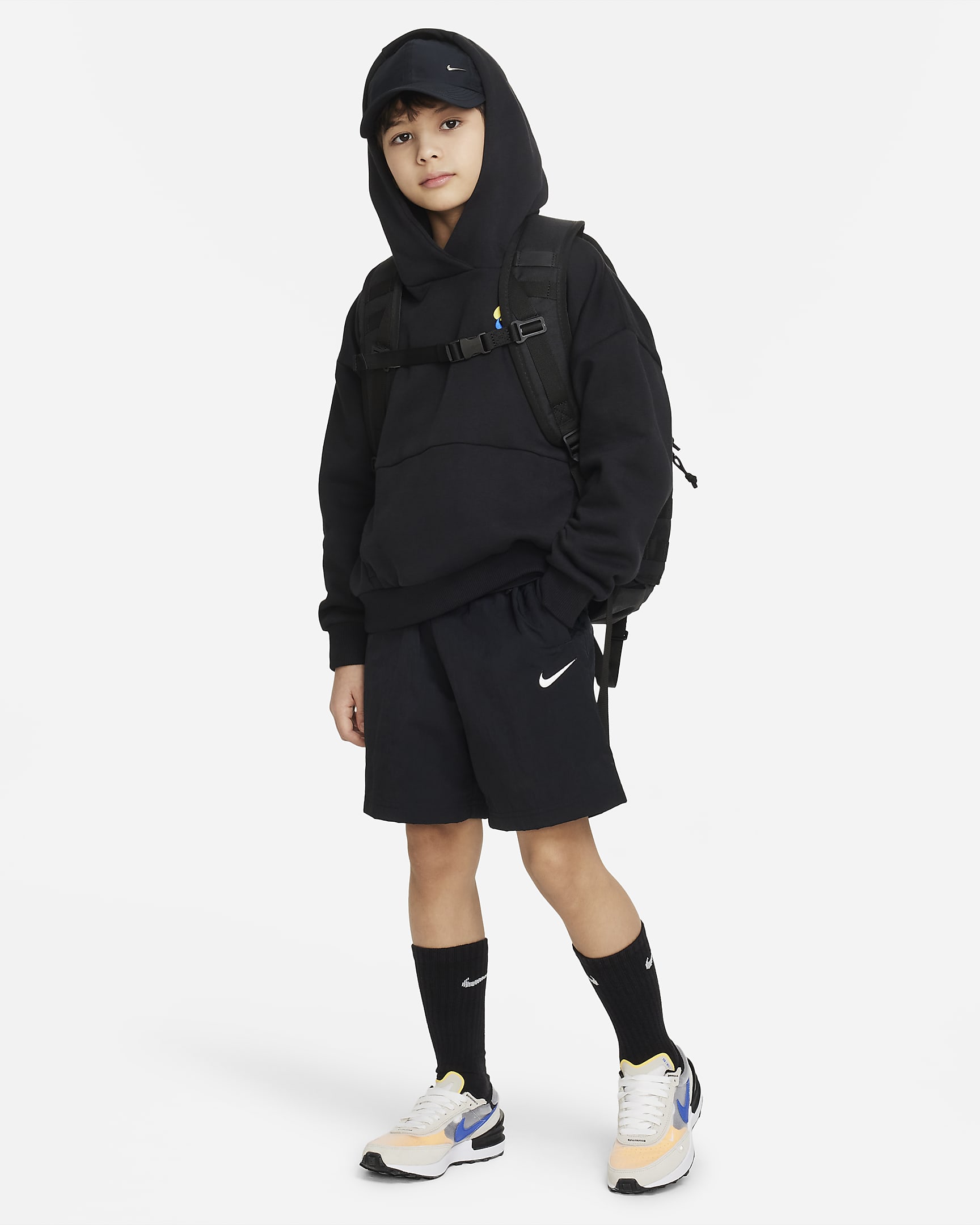 Nike Outdoor Play Older Kids' Woven Shorts - Black/Black