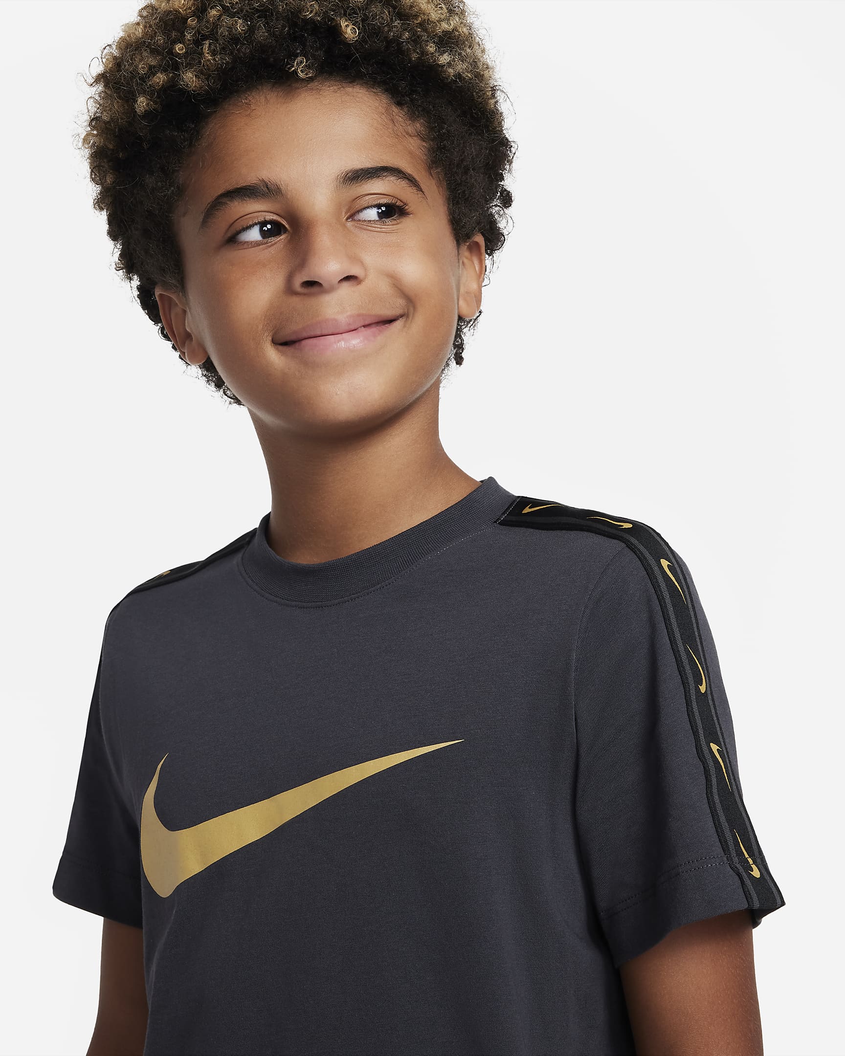 Nike Sportswear Repeat Older Kids' (Boys') T-Shirt. Nike AE