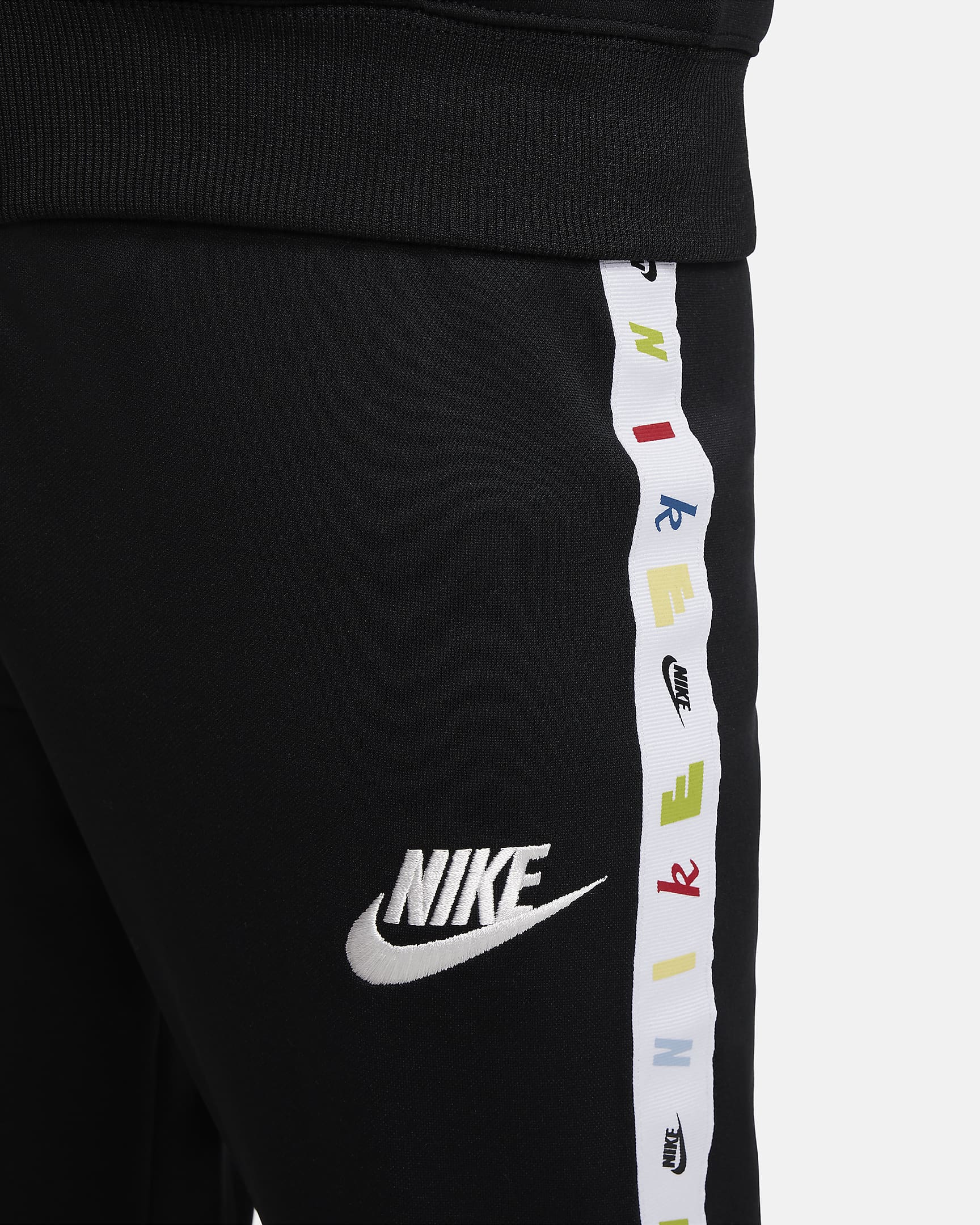 Nike Sportswear Club DriFIT Younger Kids' Tricot Set. Nike SI