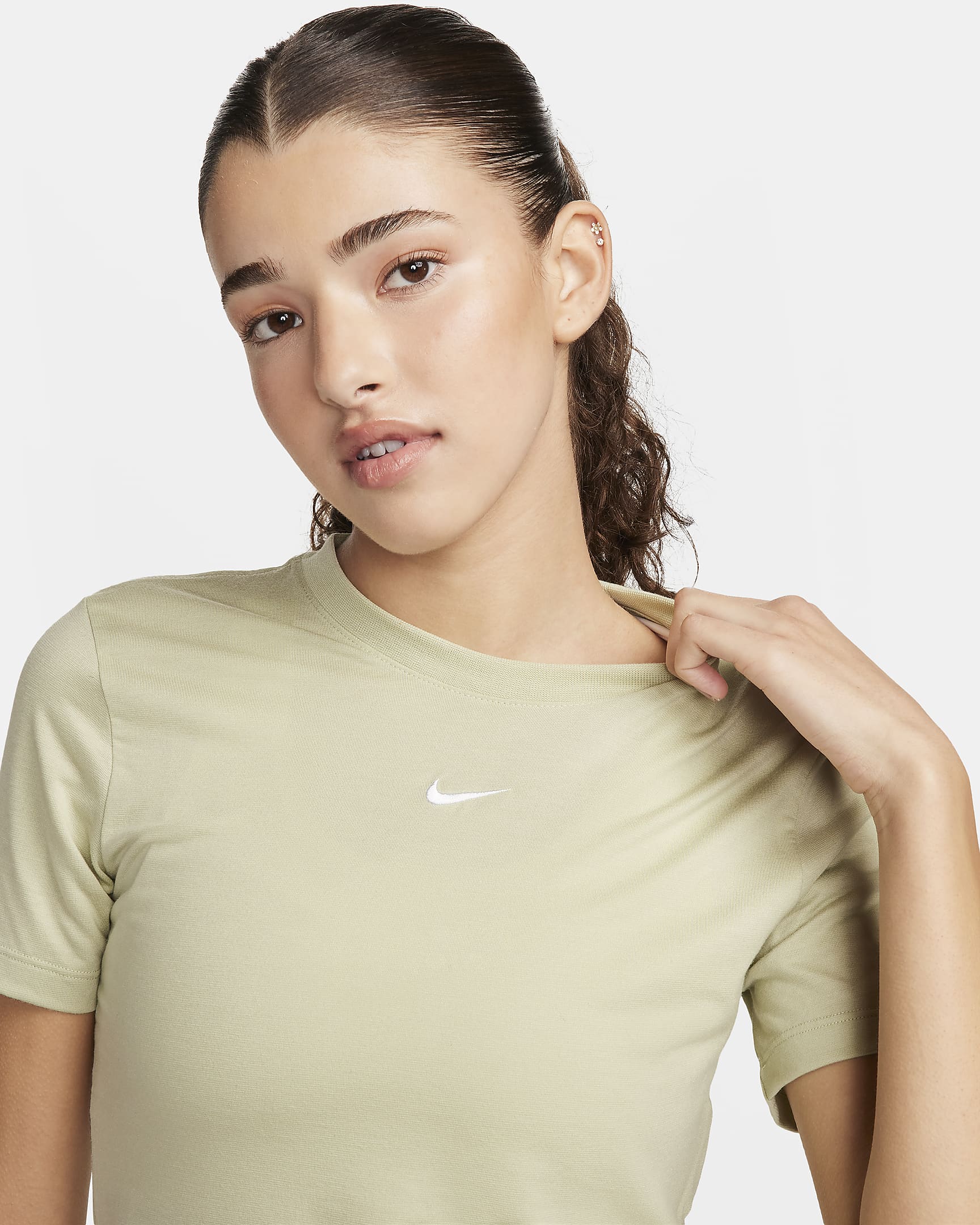 Nike Sportswear Essential Women's Slim Cropped T-Shirt. Nike.com