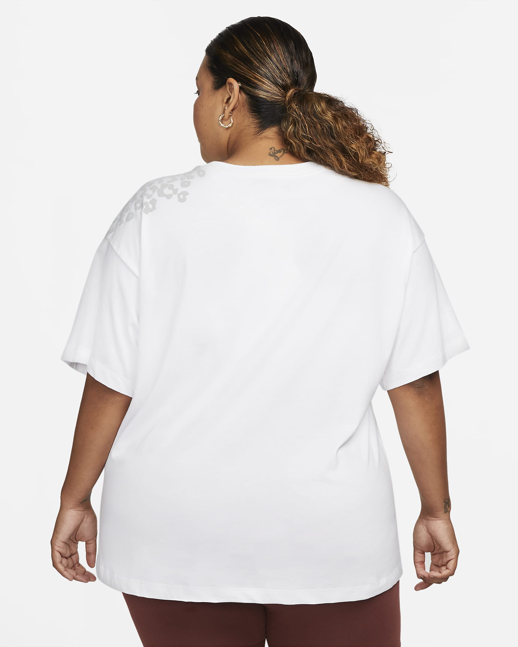 Nike Sportswear Women’s Boyfriend Fit T-Shirt (Plus Size). Nike.com