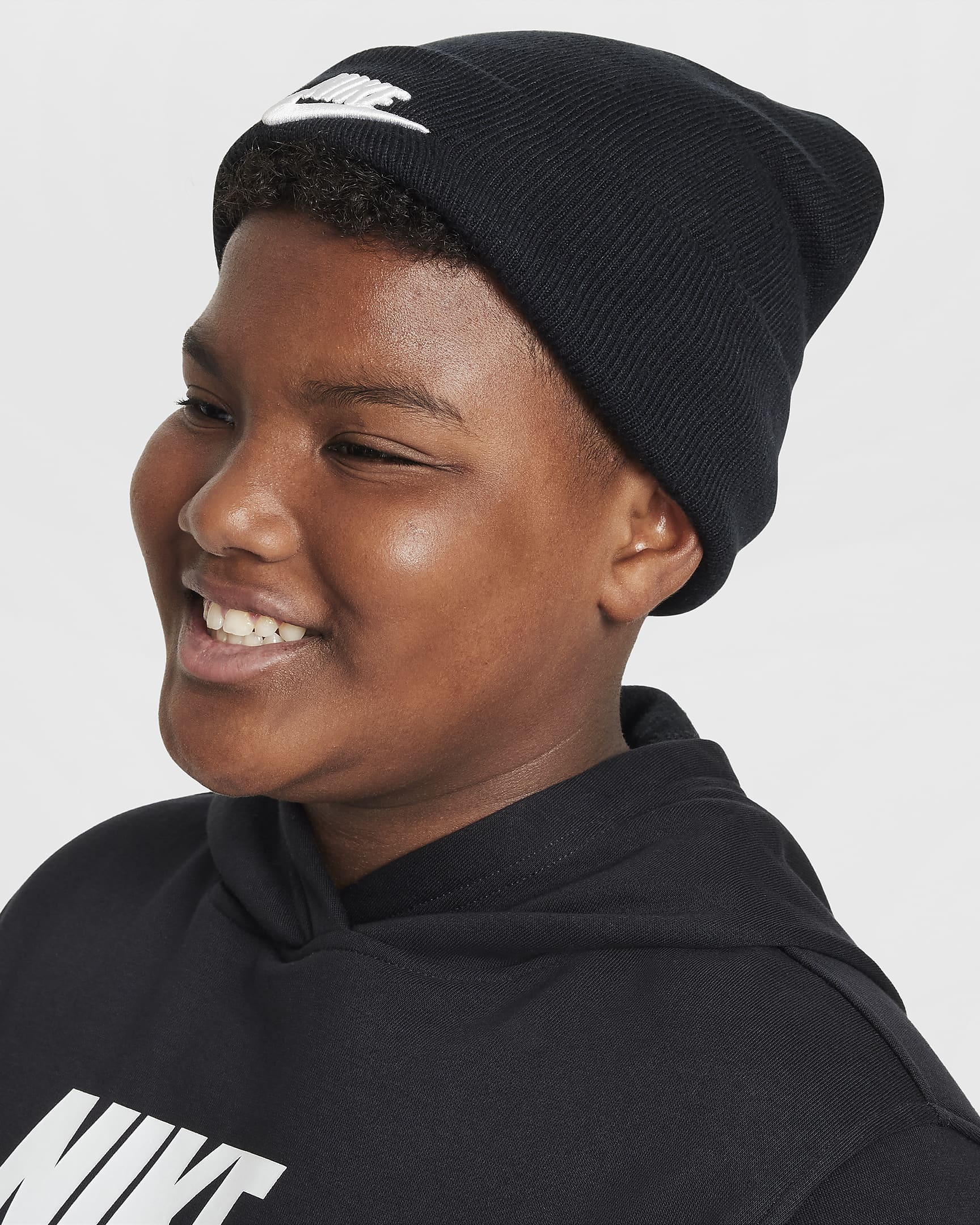 Nike Peak Older Kids' Beanie - Black/White