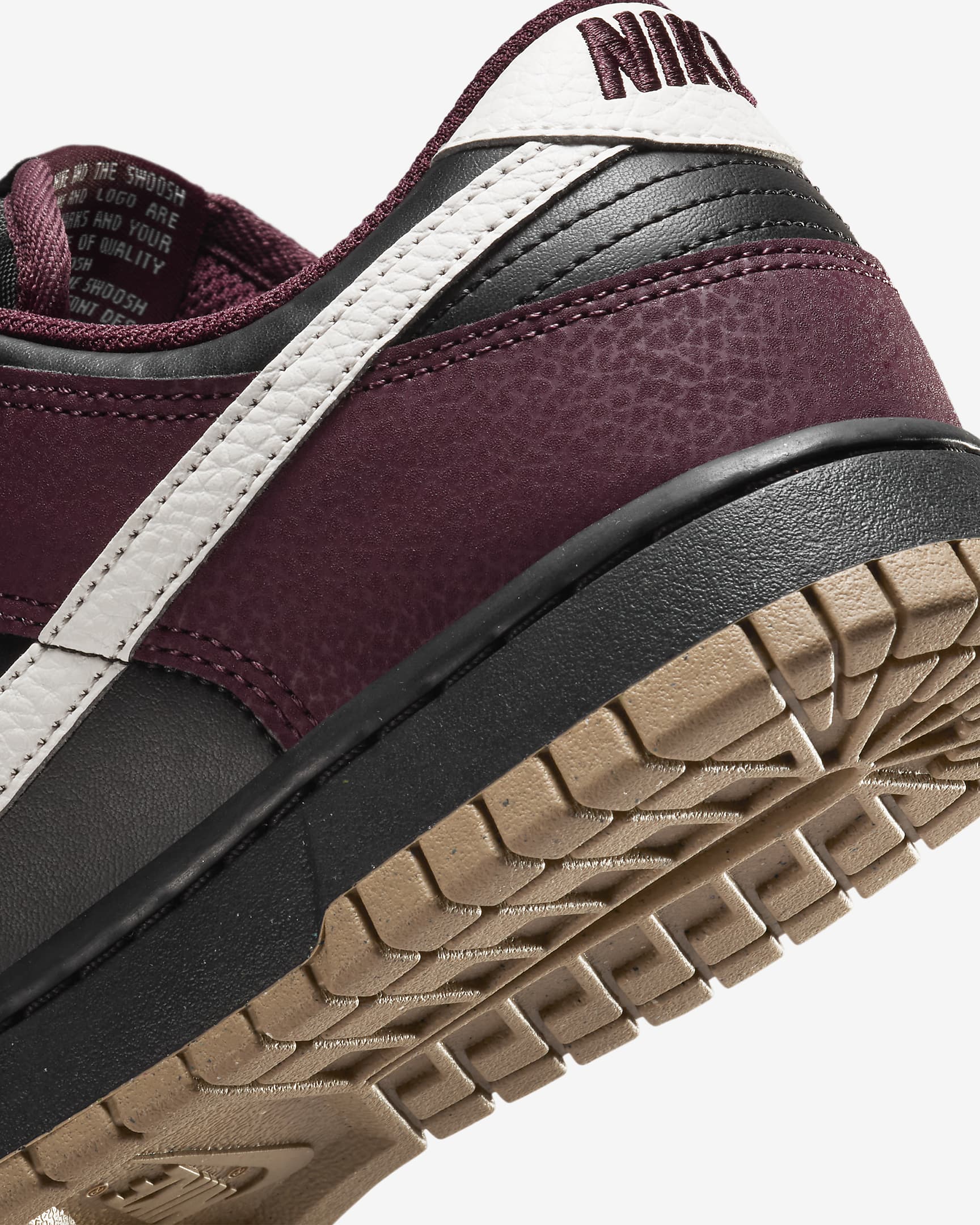 Sapatilhas Nike Dunk Low Next Nature para mulher - Borgonha Crush/Preto/Caqui/Phantom