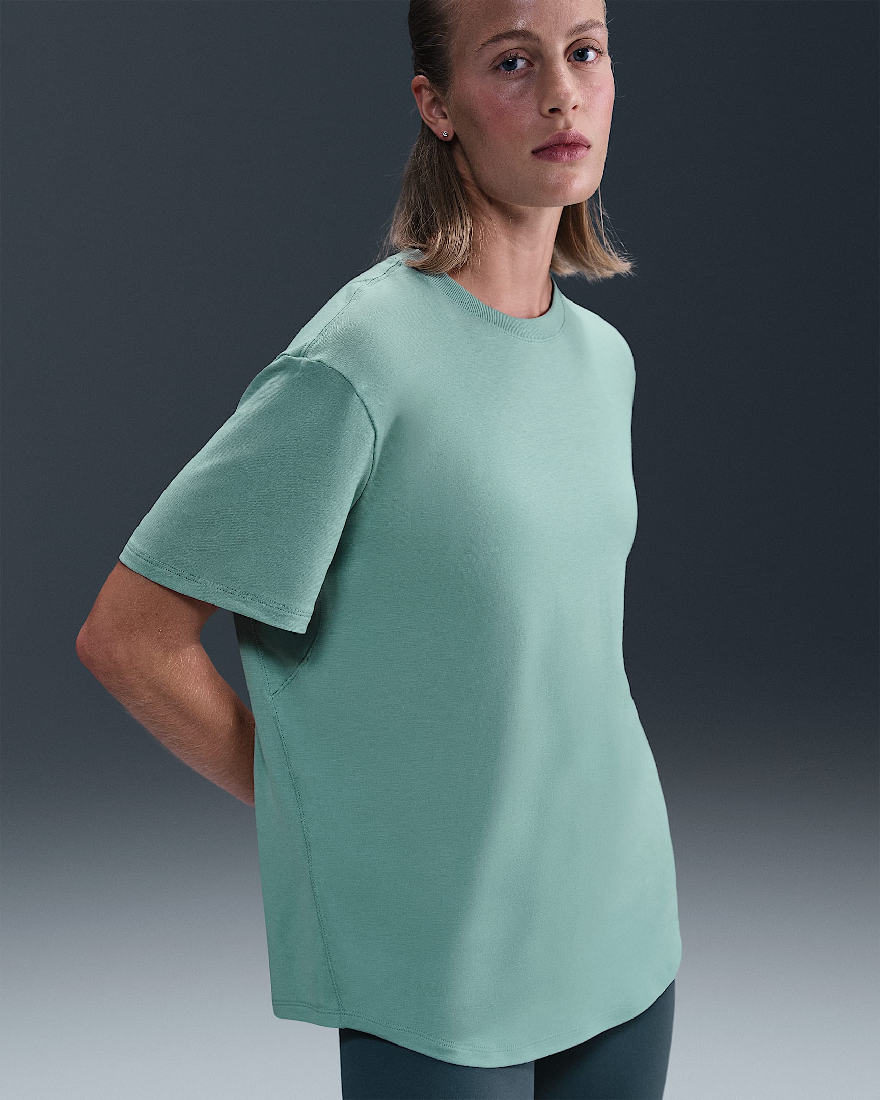 Γυναικεία κοντομάνικη μπλούζα Dri-FIT Nike One Relaxed - Cannon/Λευκό