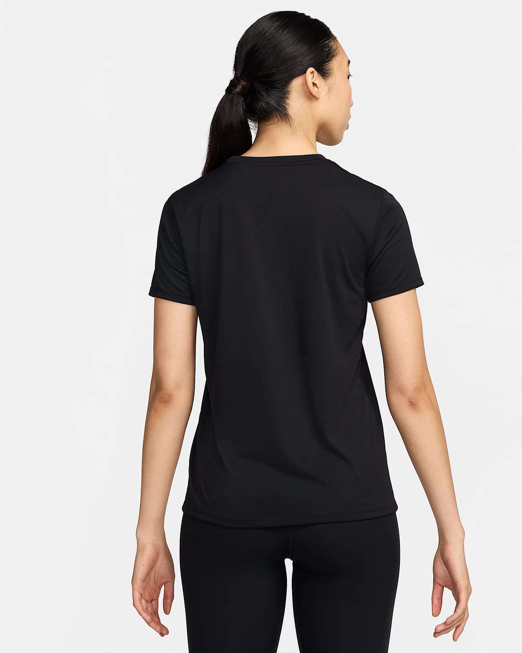 Nike Dri-FIT 女款 T 恤。Nike TW