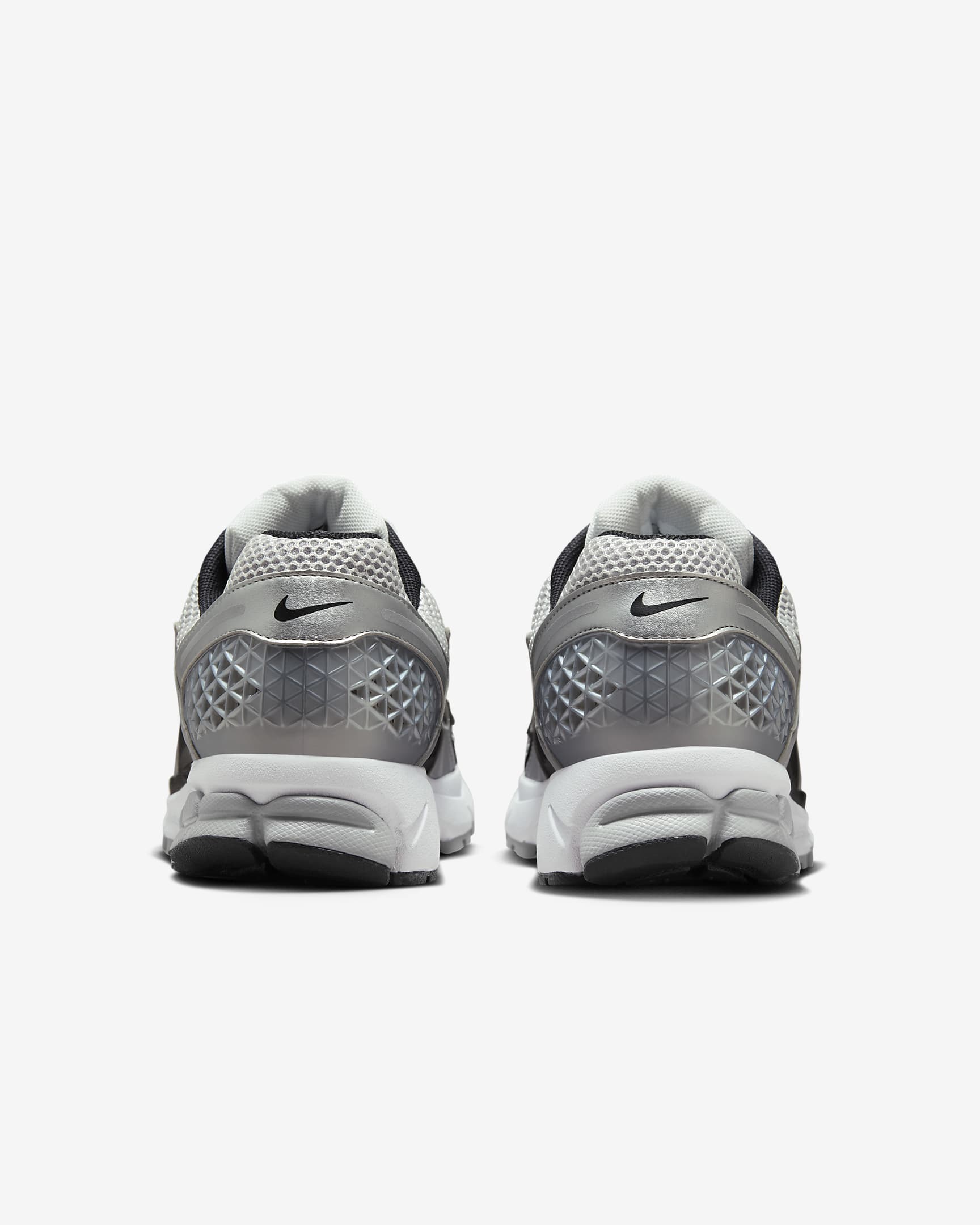 Nike Zoom Vomero 5 Herrenschuh - Metallic Silver/Pure Platinum/Weiß/Schwarz