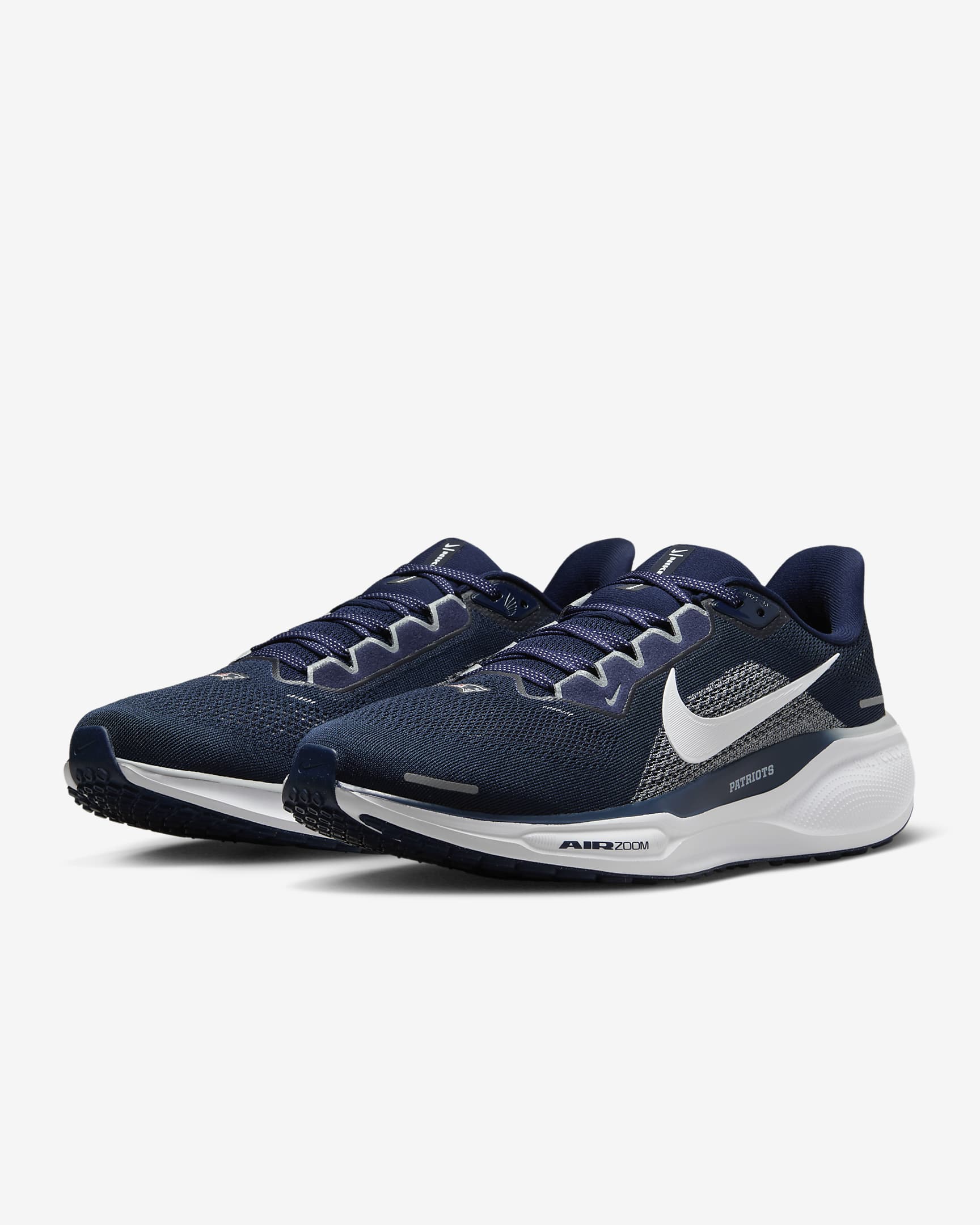 Tenis de correr en pavimento para hombre Nike Pegasus 41 NFL New England Patriots - Azul marino universitario/Blanco/Gris lobo/Blanco