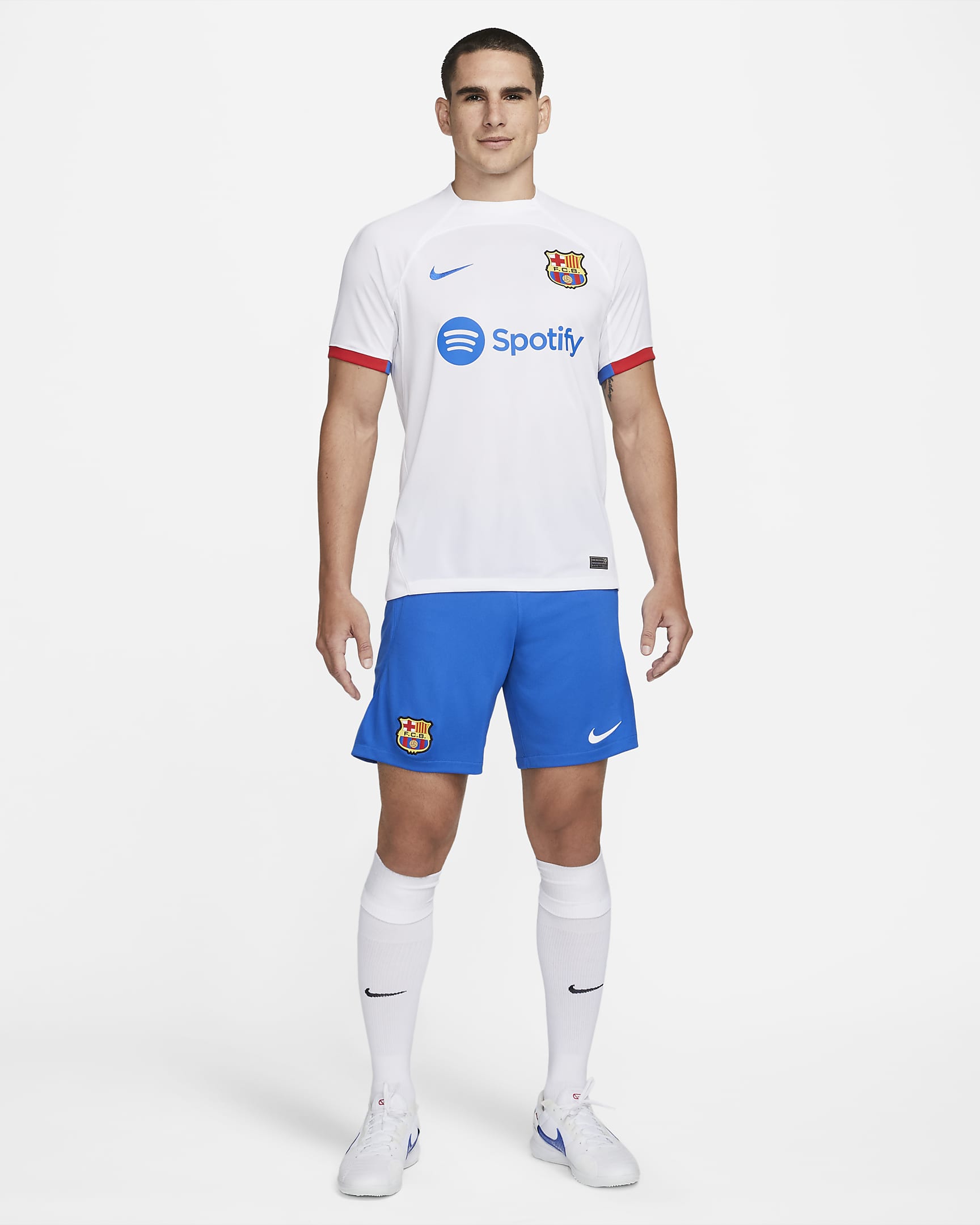 FC バルセロナ 2023/24 スタジアム アウェイ メンズ ナイキ Dri-FIT サッカーユニフォーム - ホワイト/ロイヤルブルー/ユニバーシティレッド/ロイヤルブルー