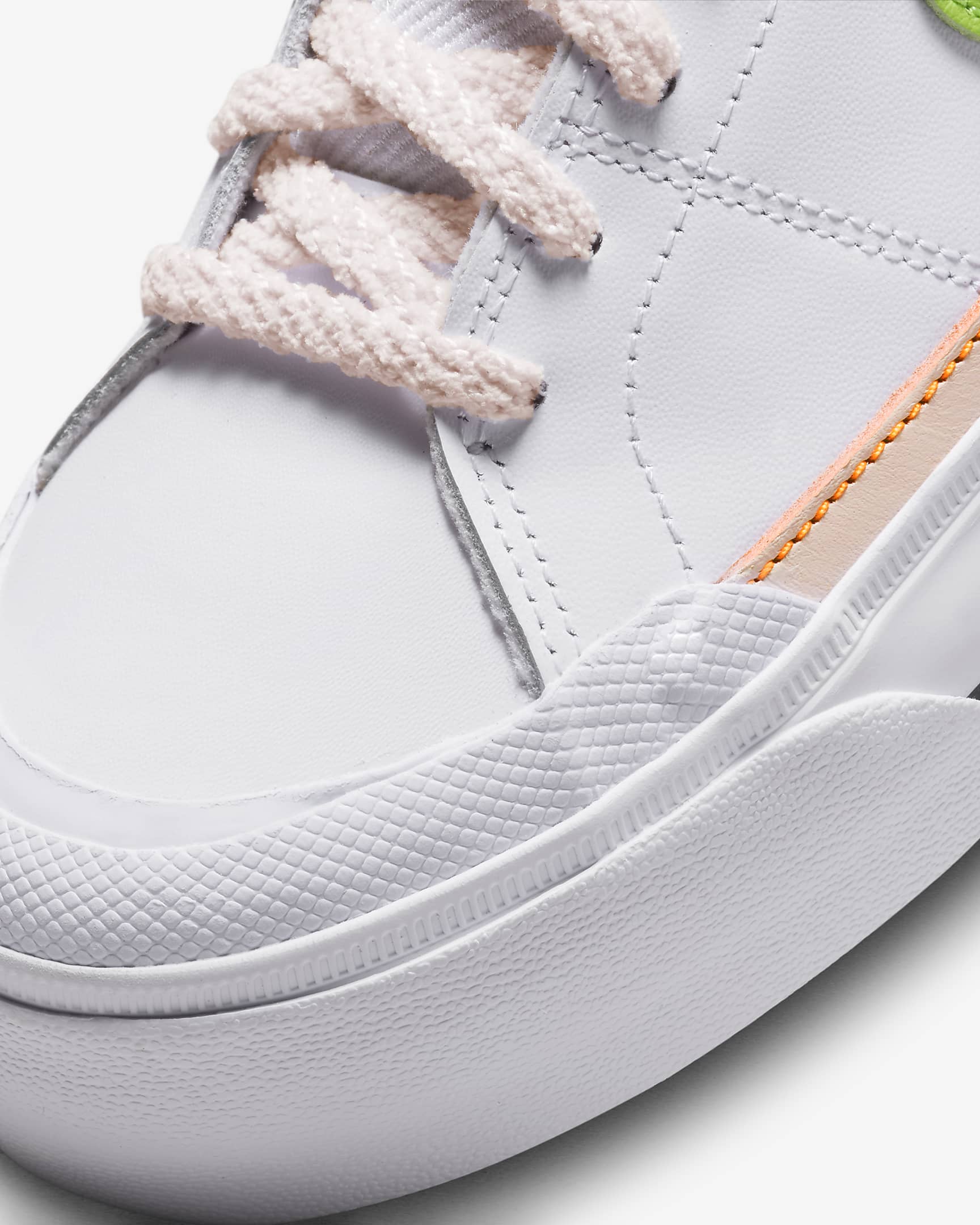 womens nike all white