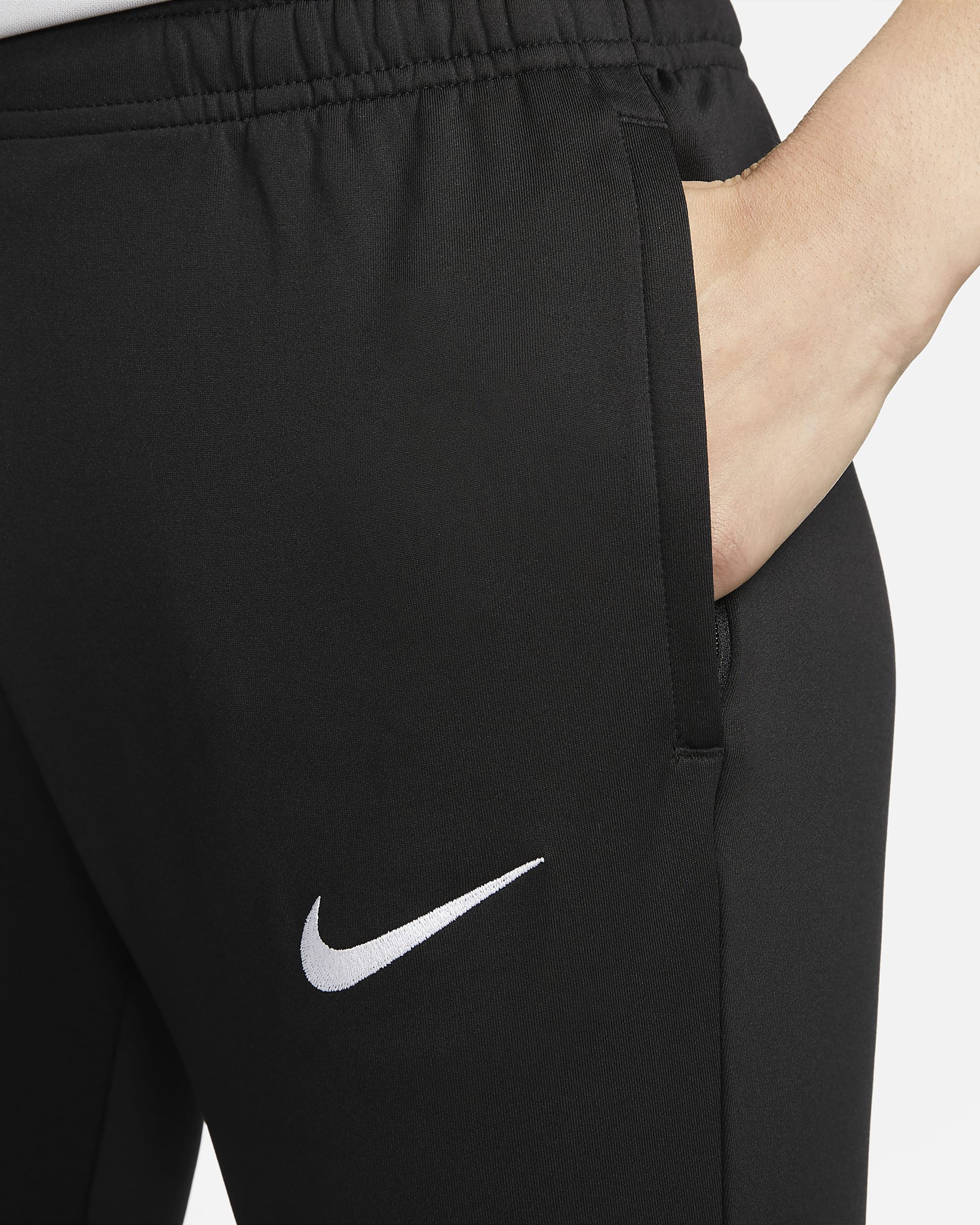 Liverpool F.C. Strike Women's Nike Dri-FIT Knit Football Pants. Nike UK