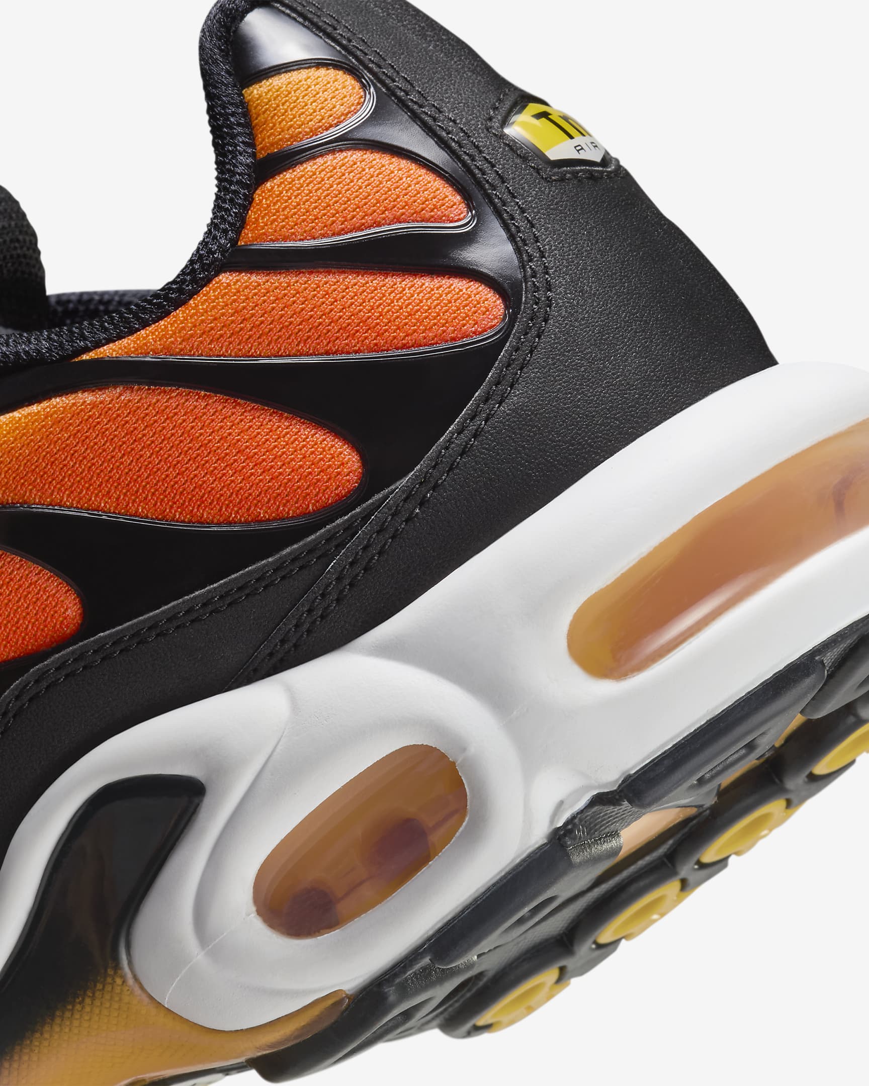 Nike Air Max Plus Herrenschuh - Schwarz/Bright Ceramic/Resin/Pimento