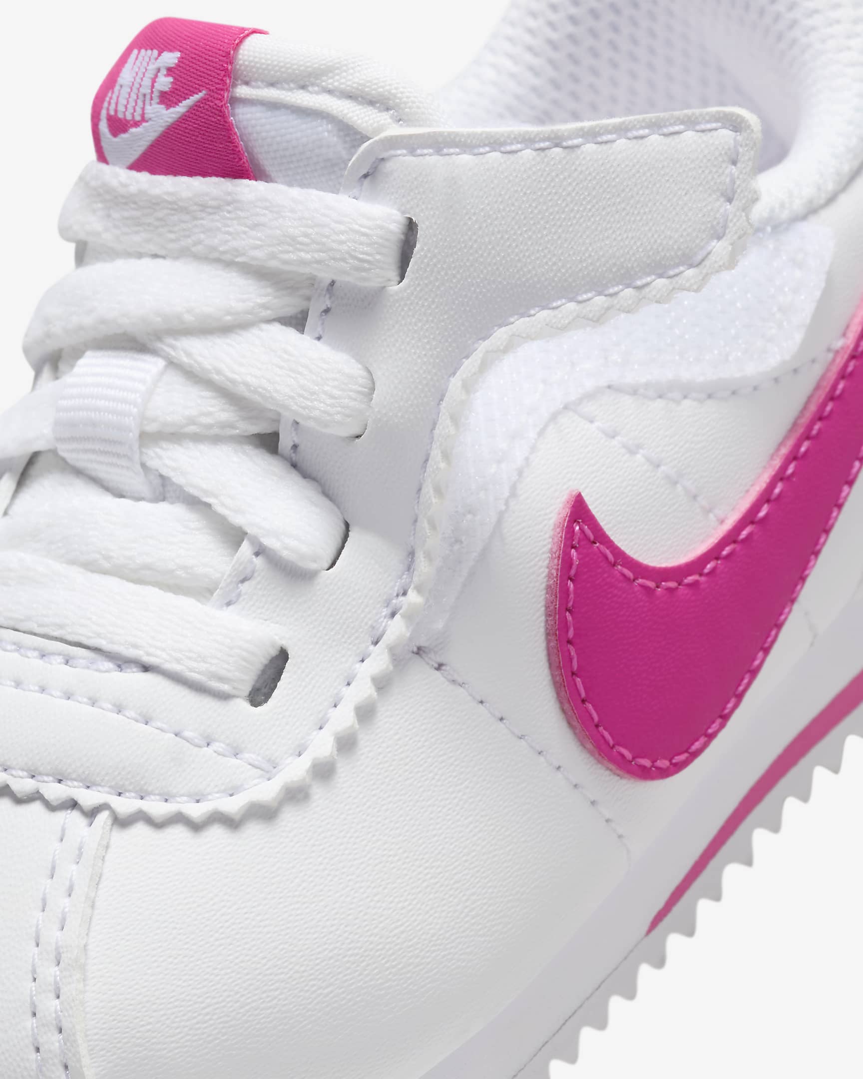 รองเท้าทารก/เด็กวัยหัดเดิน Nike Cortez EasyOn - ขาว/Laser Fuchsia