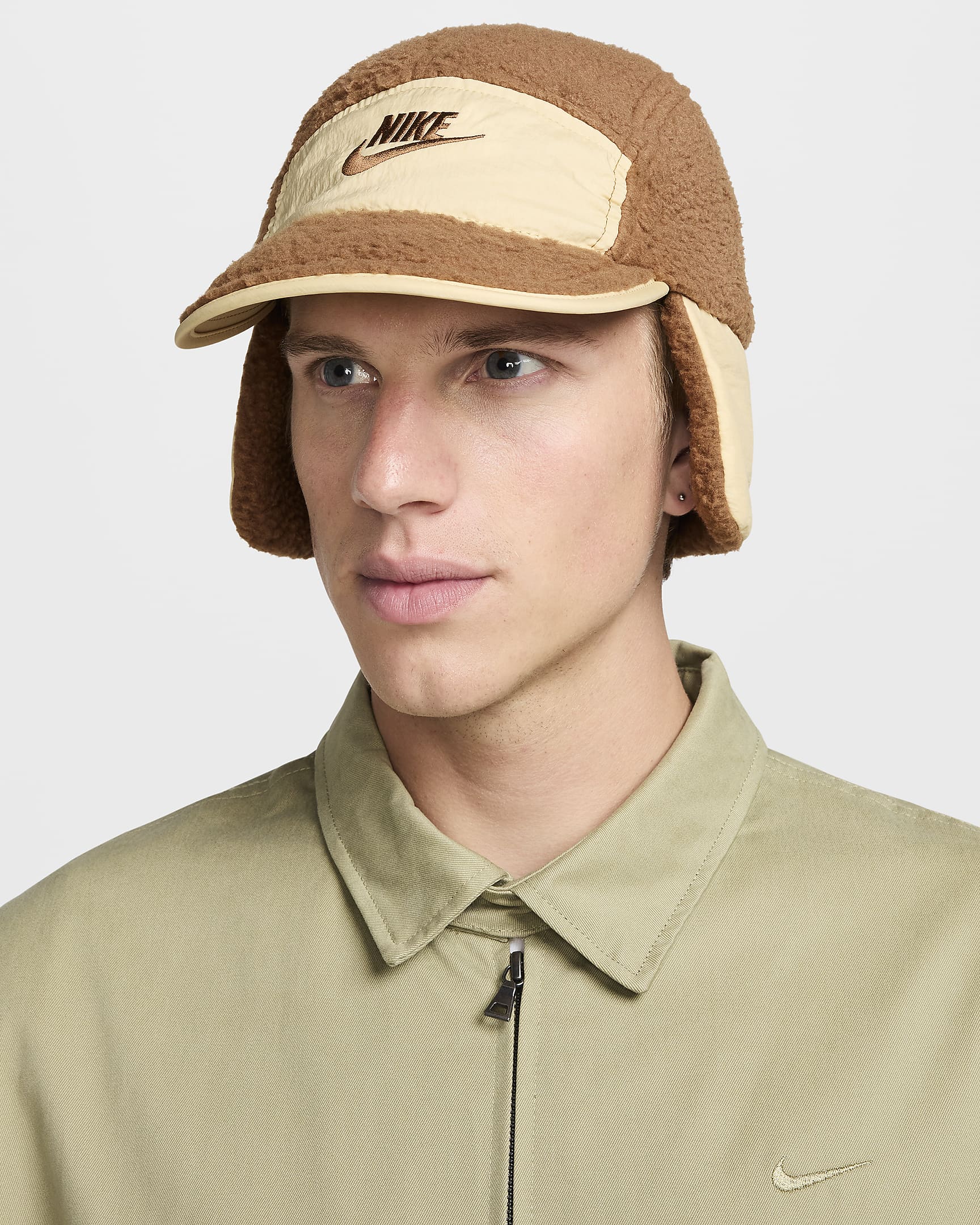 Nike Fly Gorra sense estructura per a l'exterior - Light British Tan/Sesame/Light British Tan