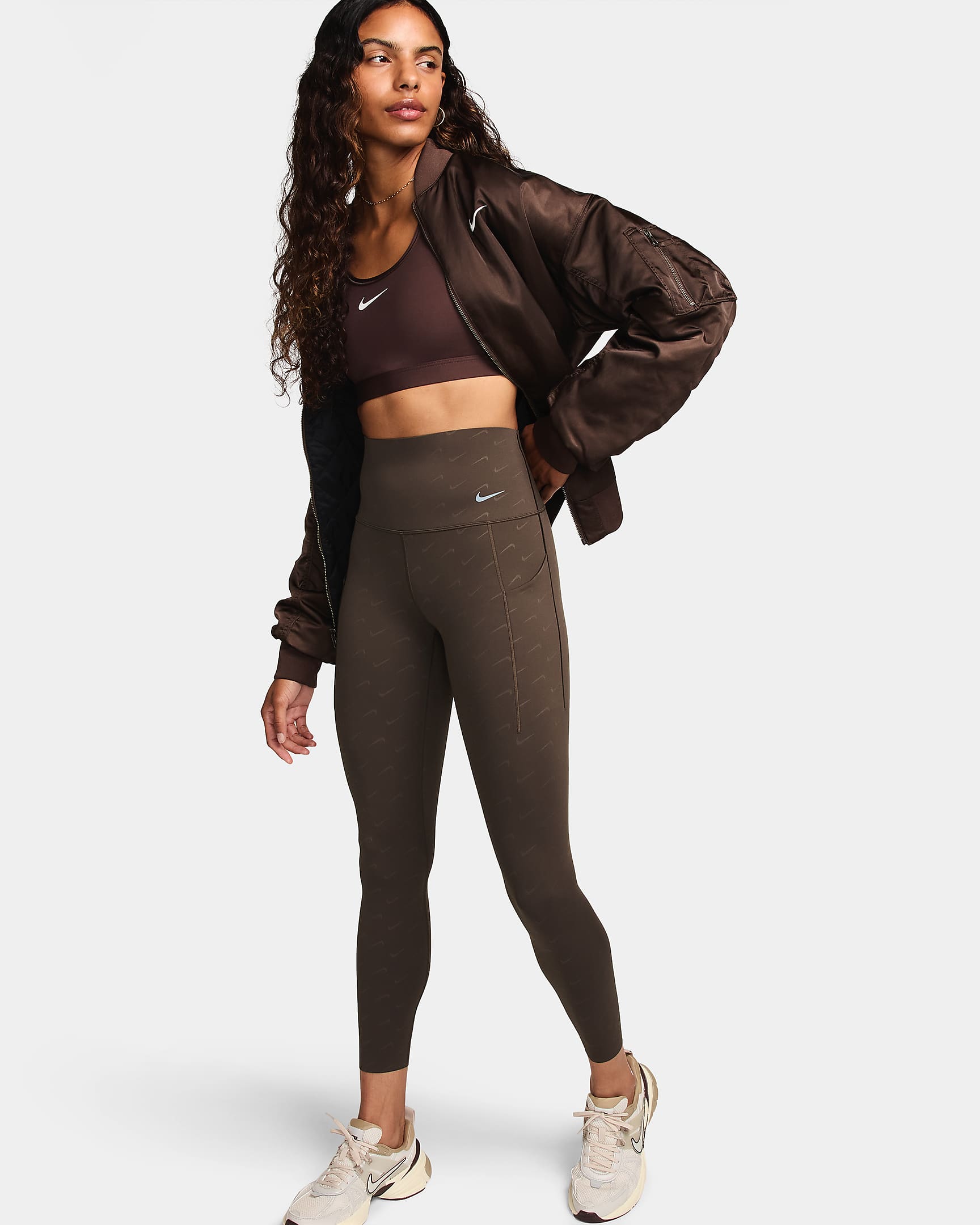 Legging imprimé 7/8 taille haute et maintien normal avec poches Nike Universa pour femme - Baroque Brown/Noir