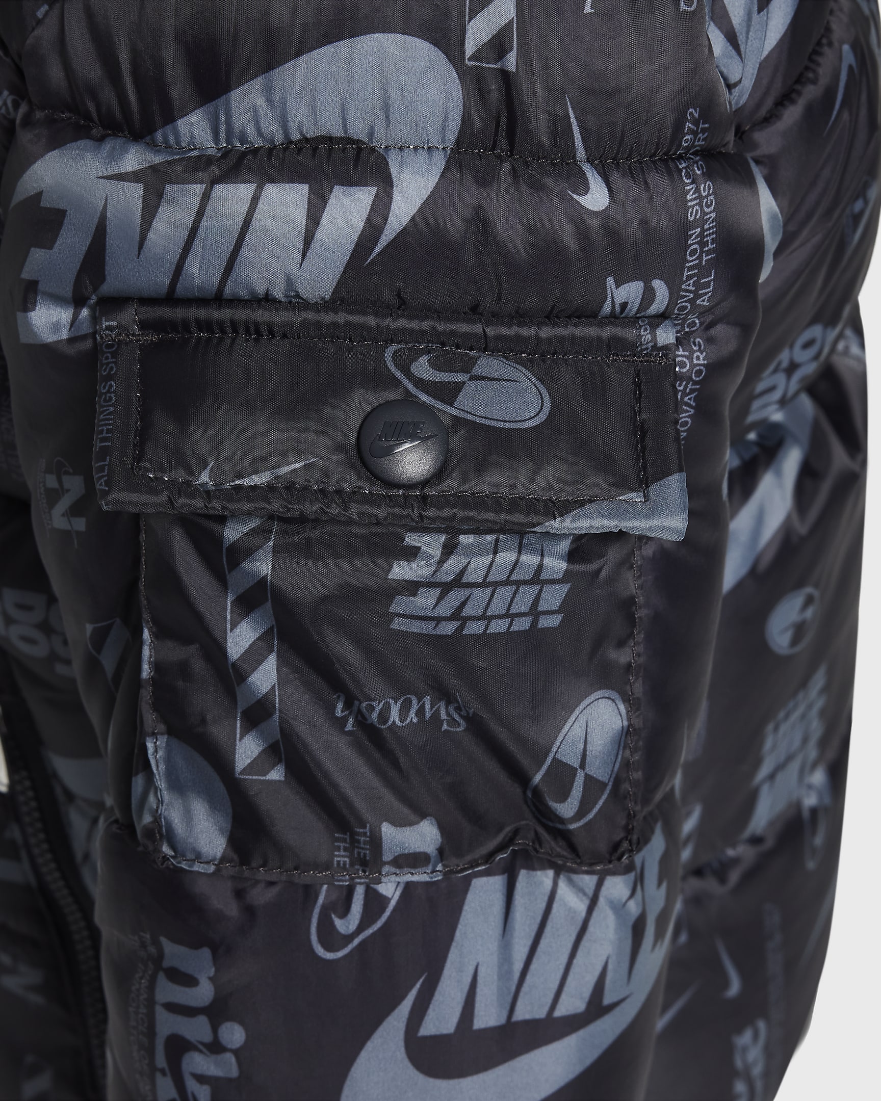 Nike DNA Puffer-Jacke mit Logo (jüngere Kinder) - Schwarz